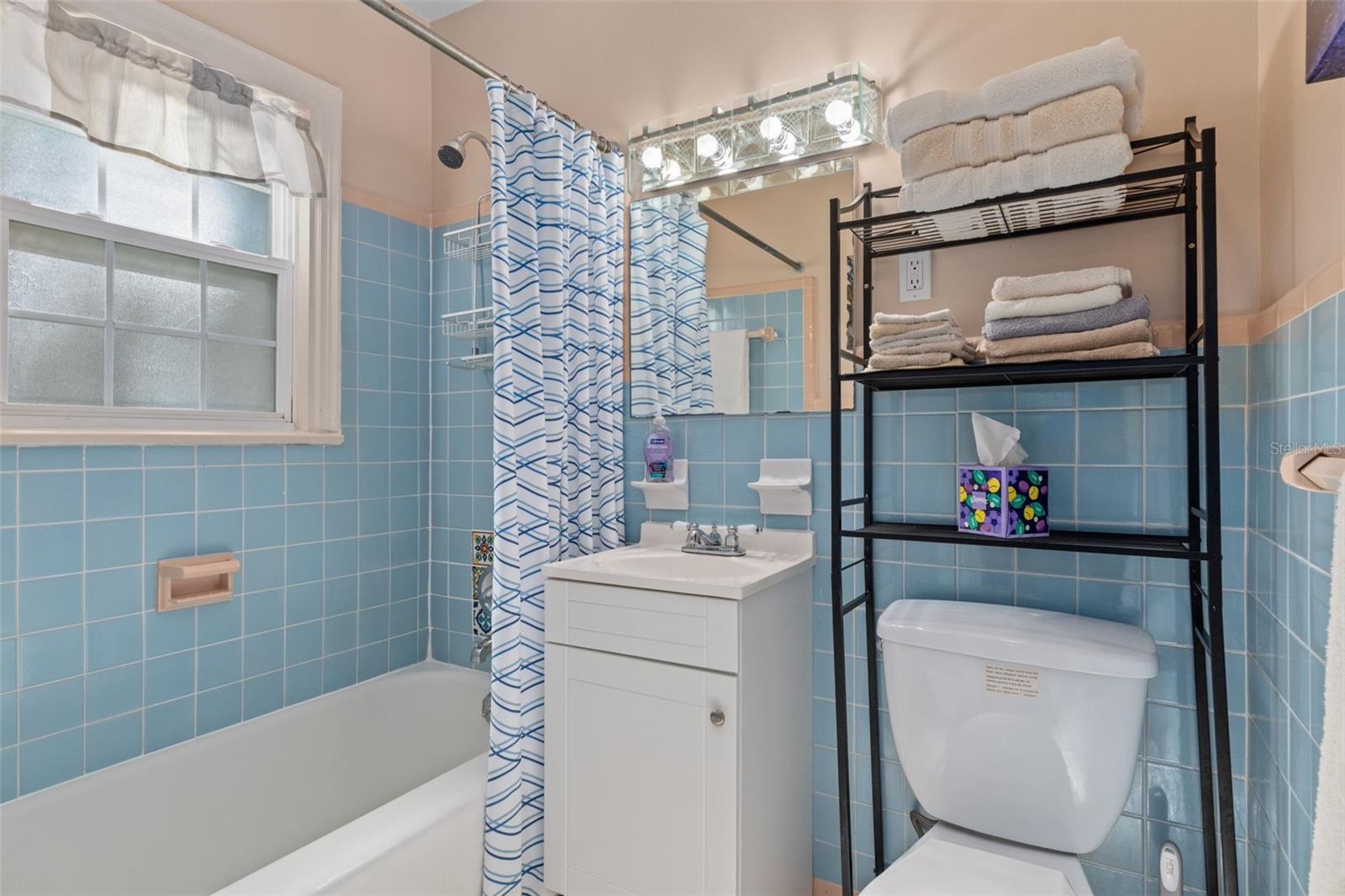 Image 22 of 50 For 6185 Riverbend Road