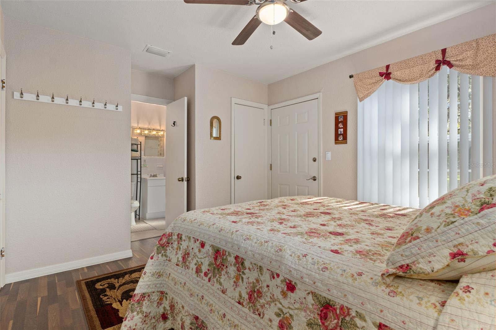 Image 24 of 50 For 6185 Riverbend Road