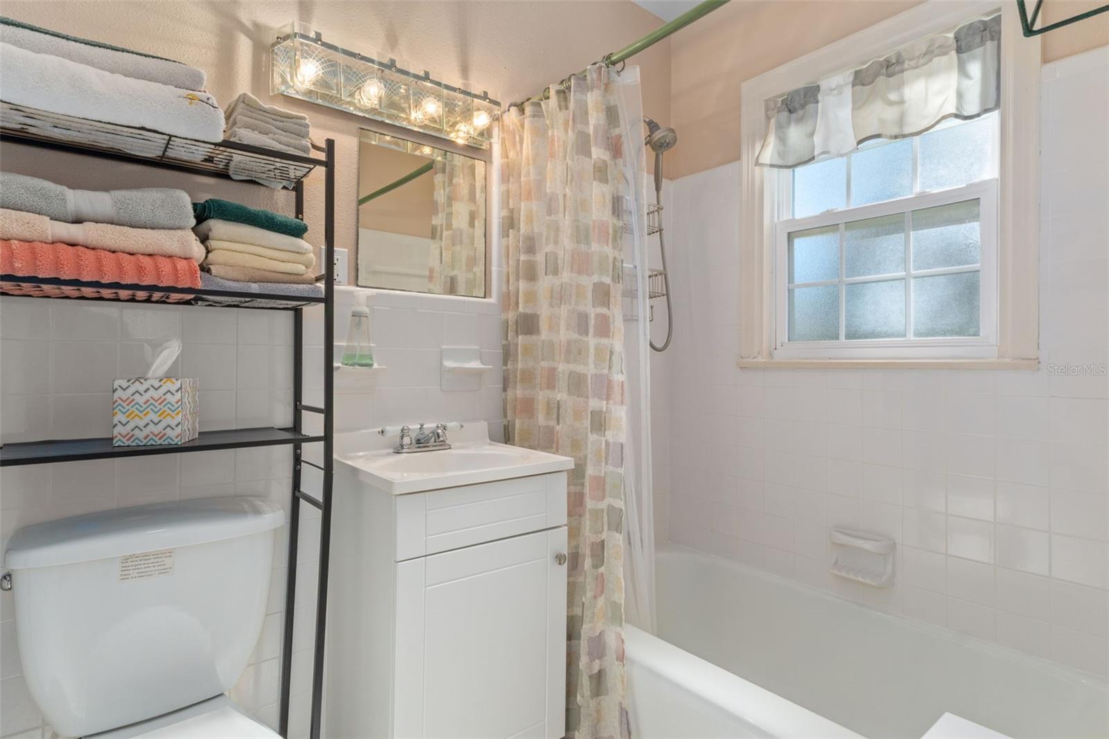 Image 25 of 50 For 6185 Riverbend Road