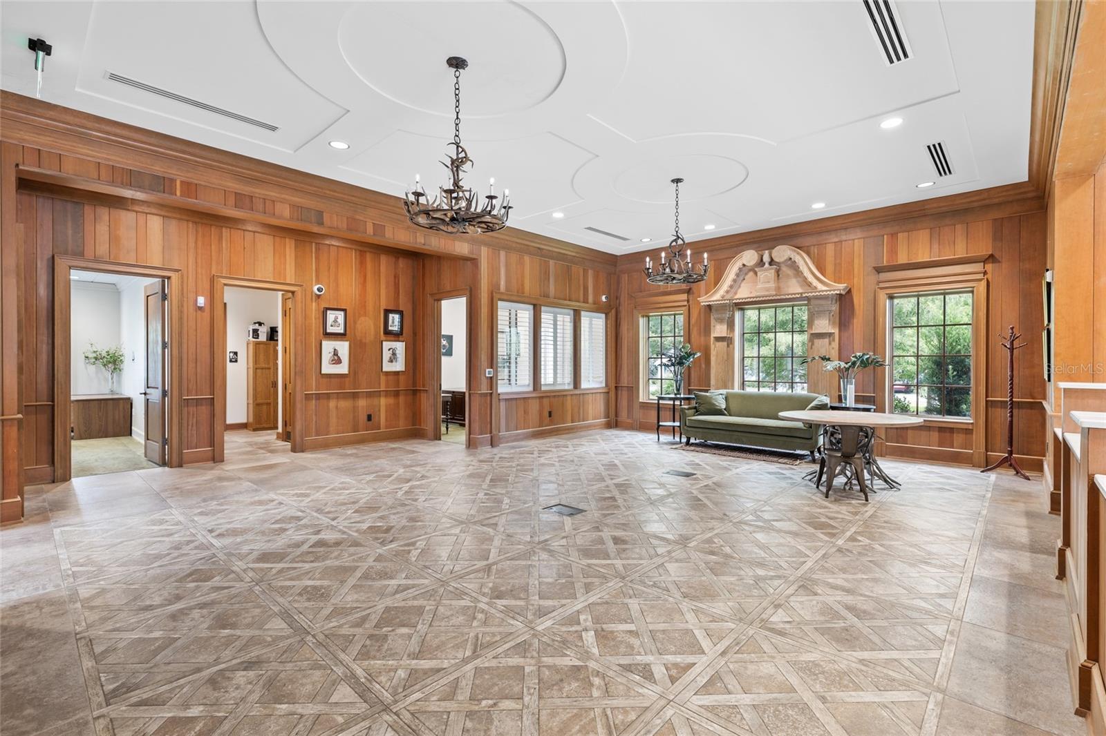 Image 21 of 47 For 130 Clyde Avenue