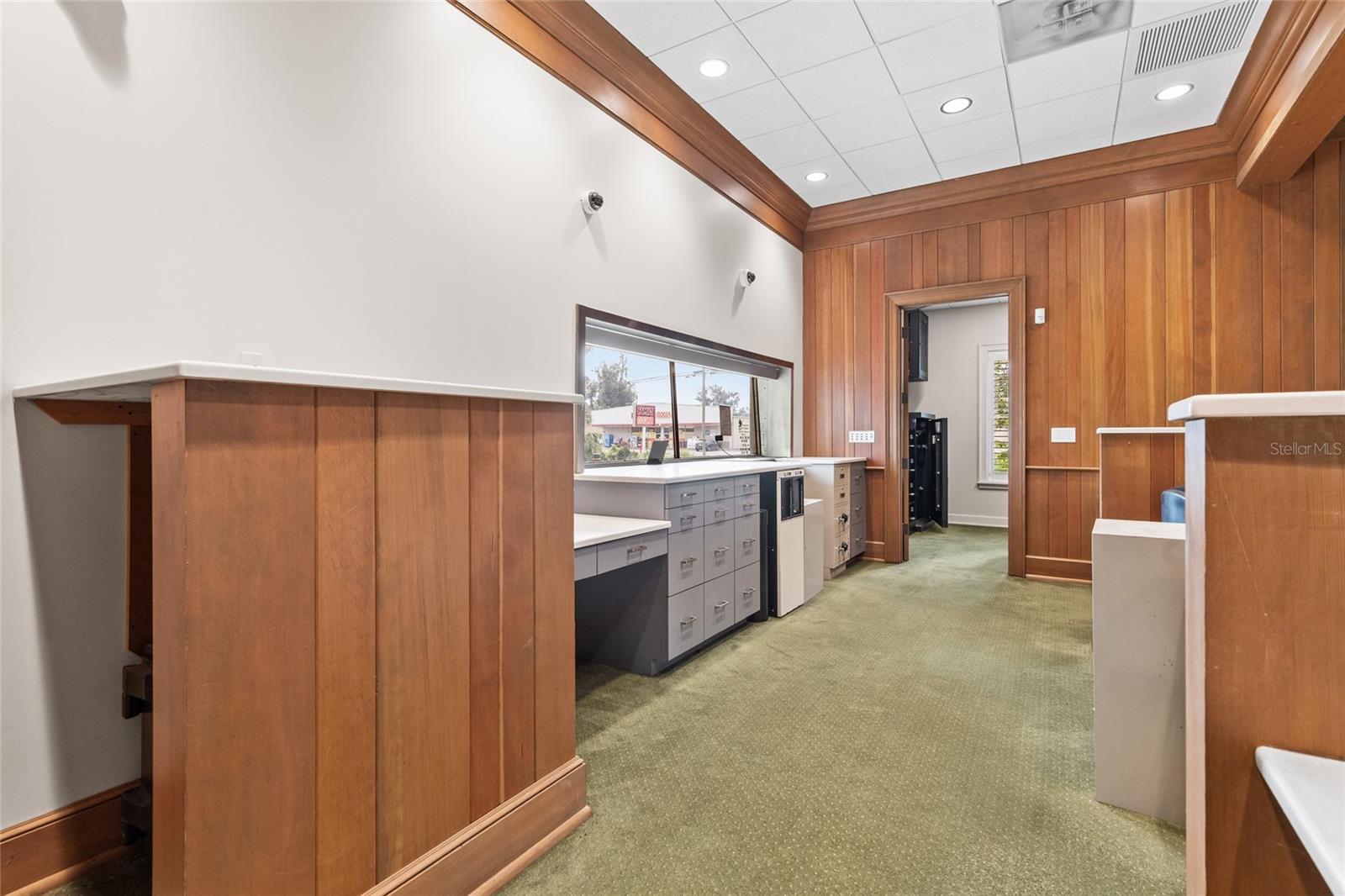 Image 23 of 47 For 130 Clyde Avenue