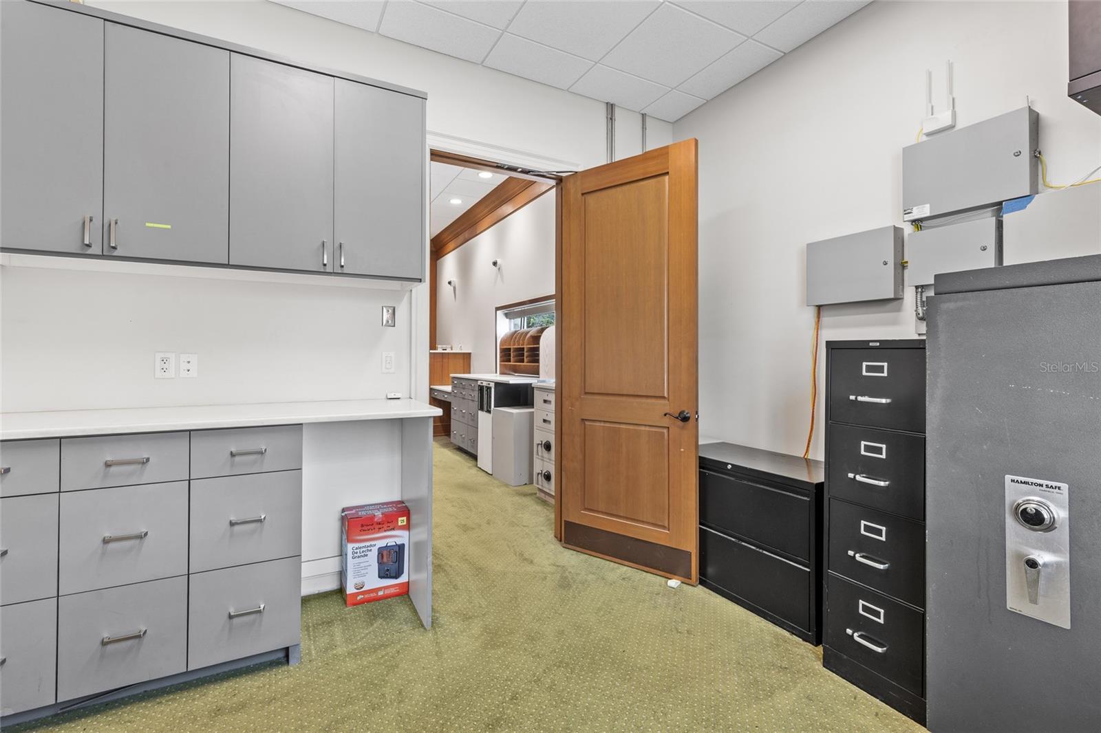 Image 39 of 47 For 130 Clyde Avenue