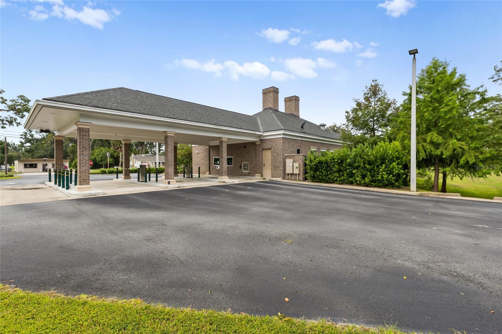 Image 43 of 47 For 130 Clyde Avenue