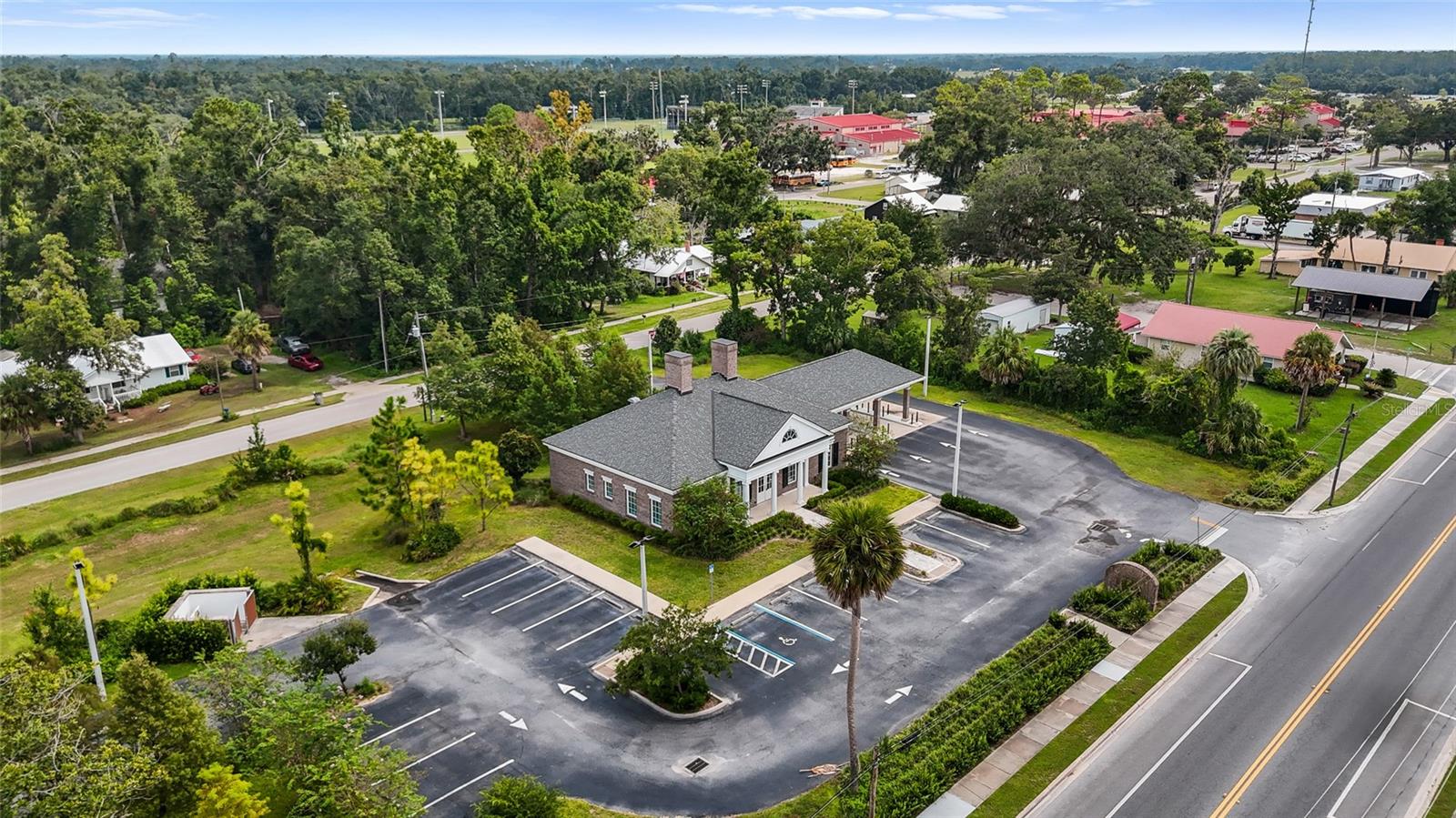 Image 8 of 47 For 130 Clyde Avenue