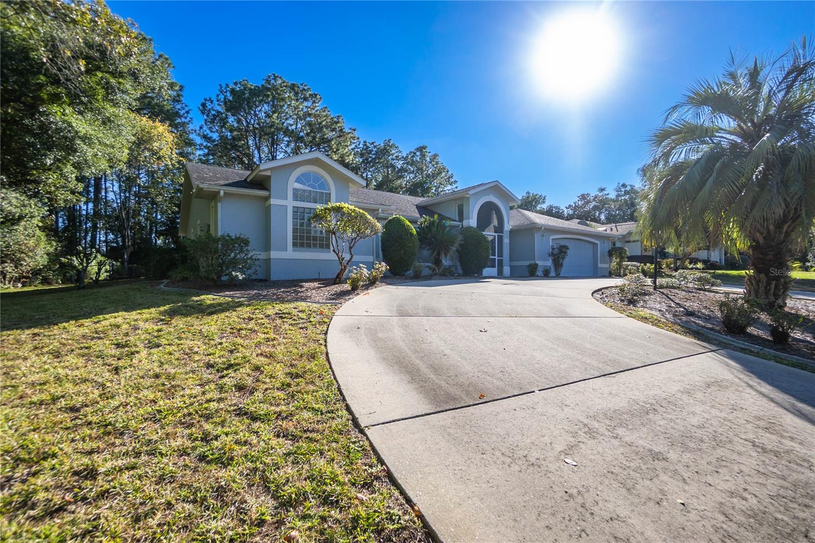 Listing photo id 41 for 833 Lafayette Way