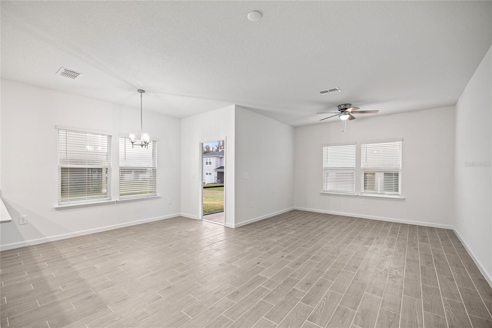 Image 10 of 29 For 3589 37th Court