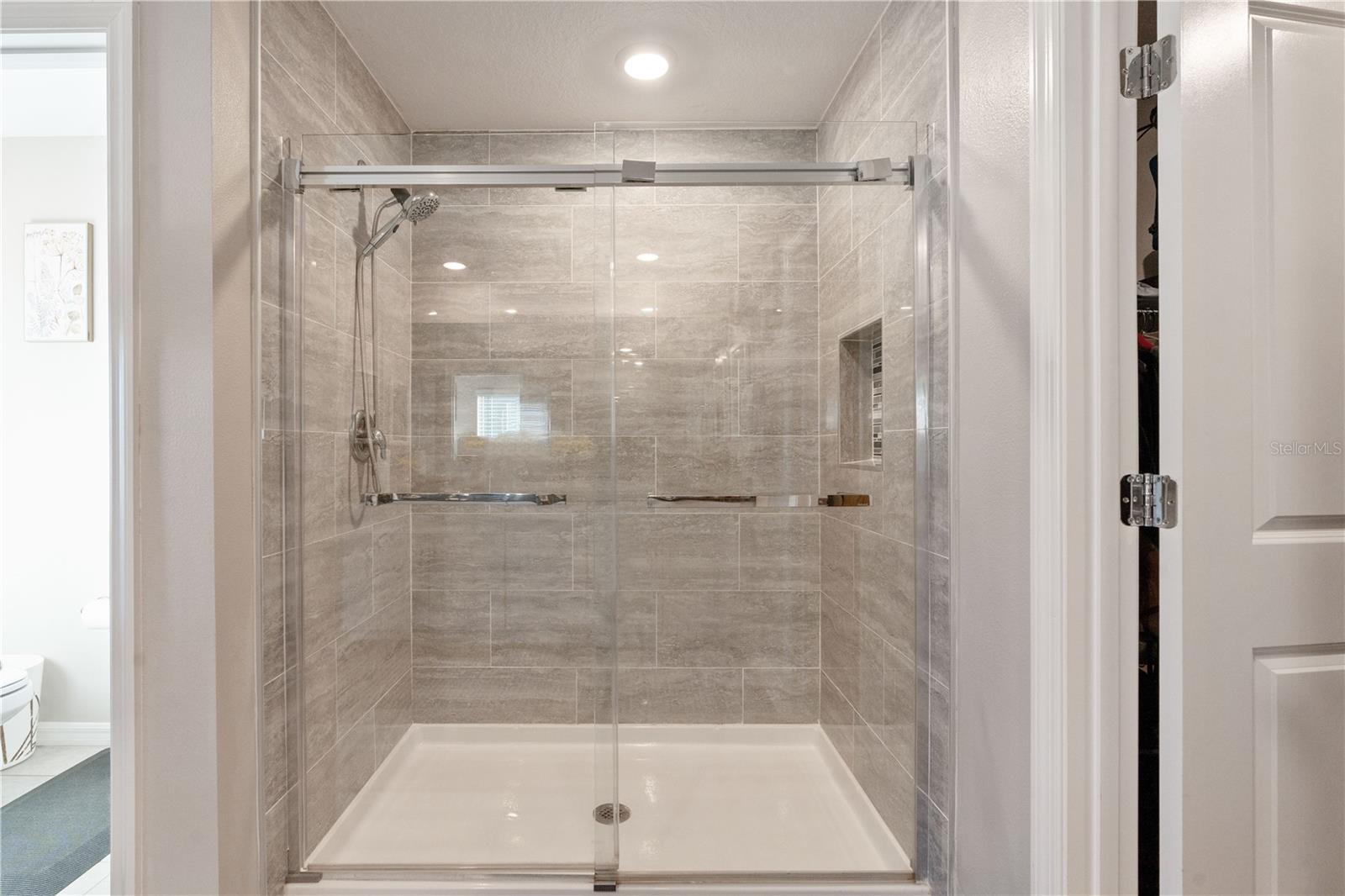 Image 28 of 41 For 5721 92nd Place