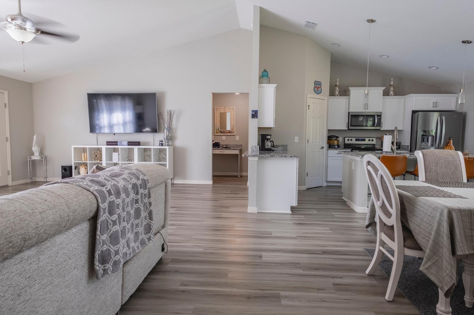 Image 6 of 28 For 12569 73rd Streets