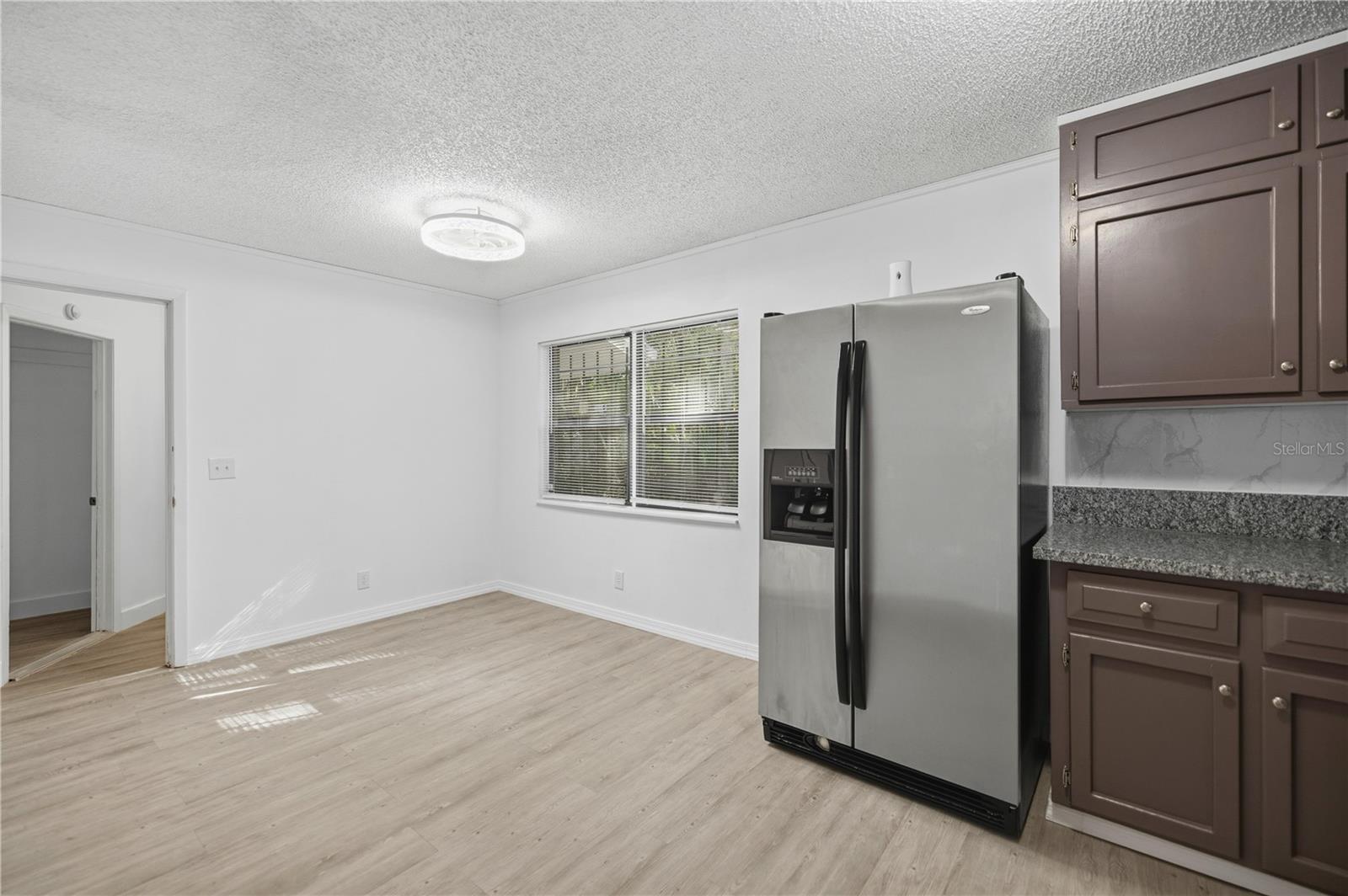 Image 11 of 33 For 1915 Bronson Street