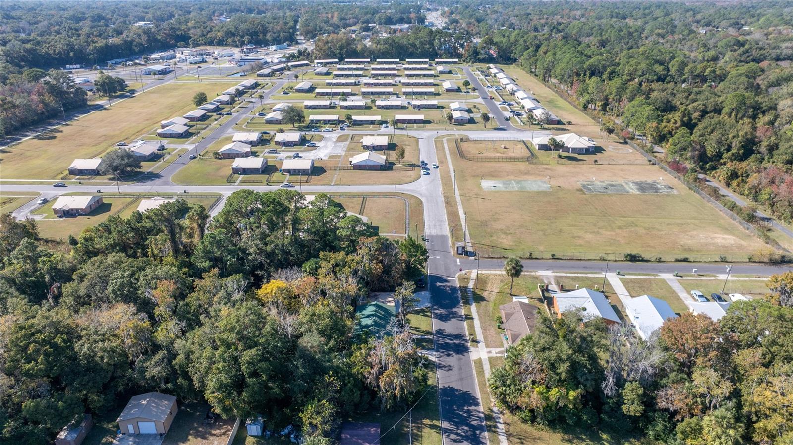 Image 28 of 33 For 1915 Bronson Street