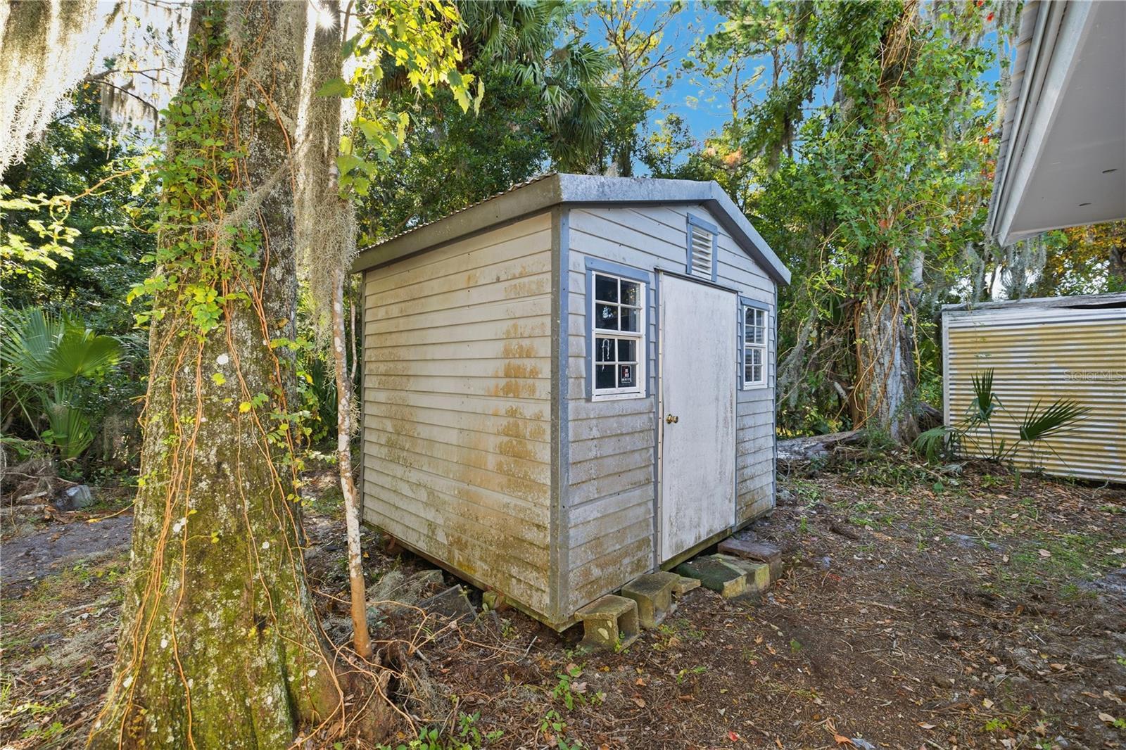 Image 32 of 33 For 1915 Bronson Street