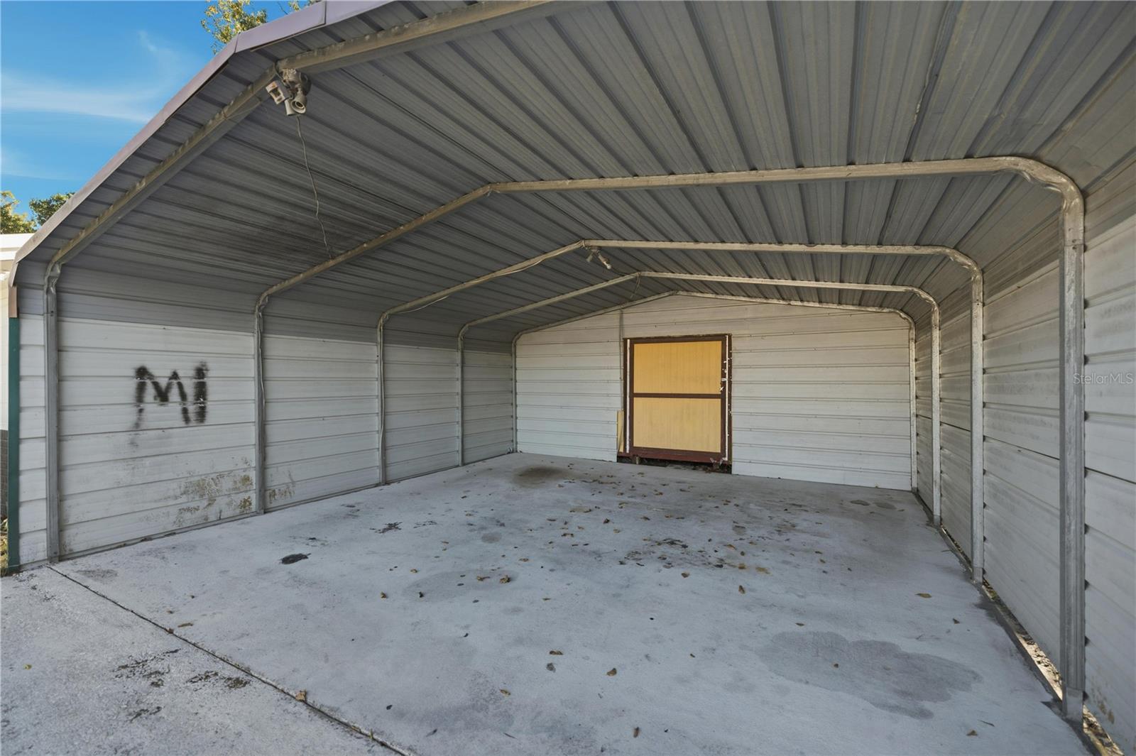 Image 5 of 33 For 1915 Bronson Street