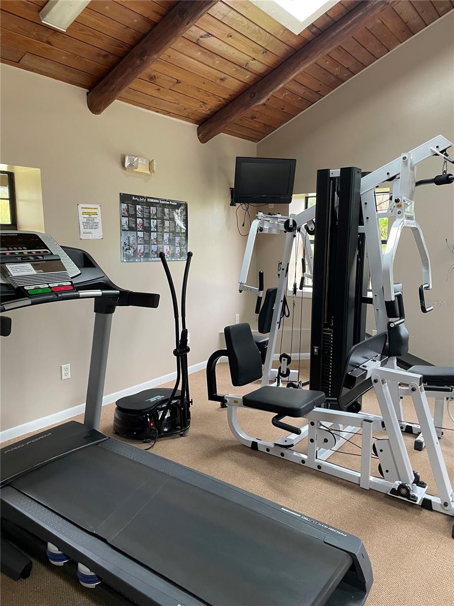 Image 14 of 21 For 3175 102nd Avenue Road