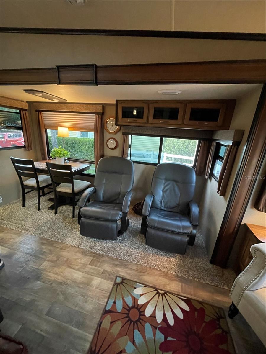 Image 5 of 21 For 3175 102nd Avenue Road