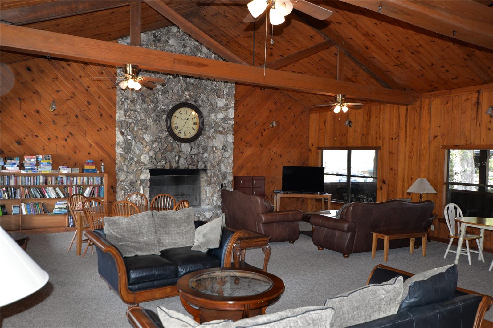 Image 9 of 21 For 3175 102nd Avenue Road