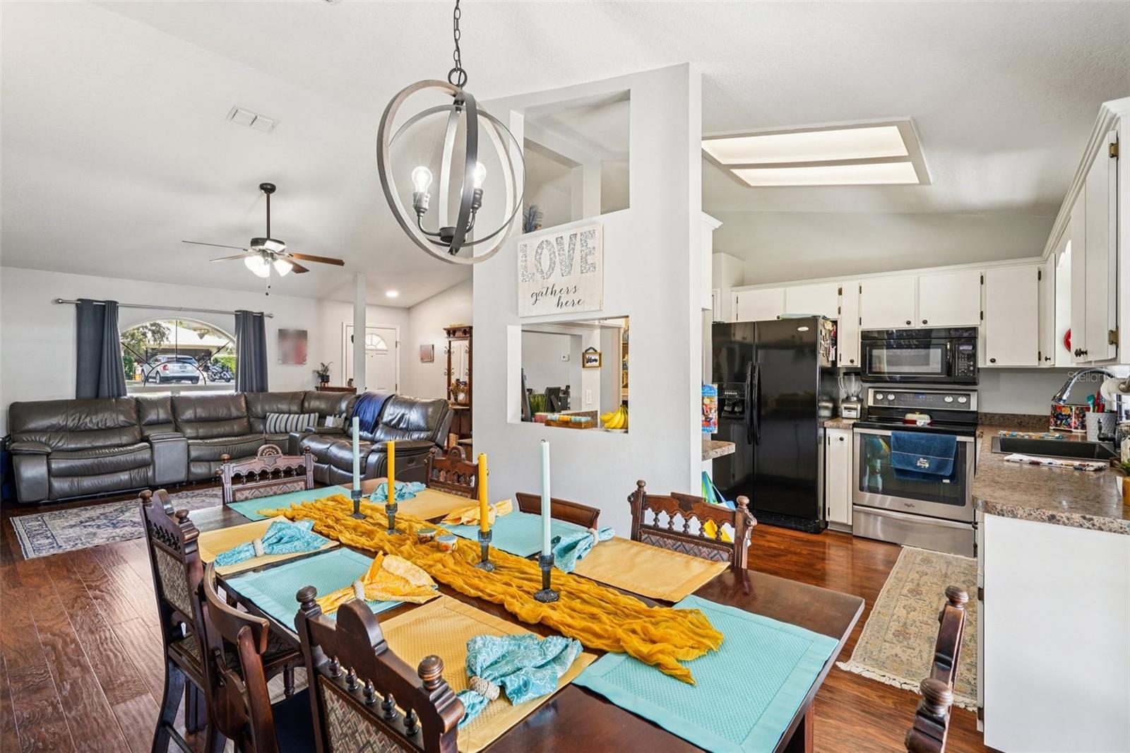 Image 12 of 29 For 812 Ridge Avenue