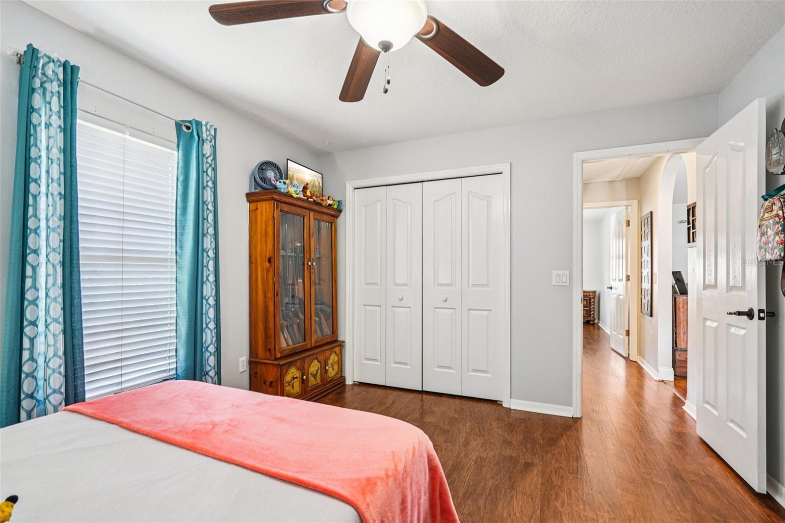 Image 18 of 29 For 812 Ridge Avenue