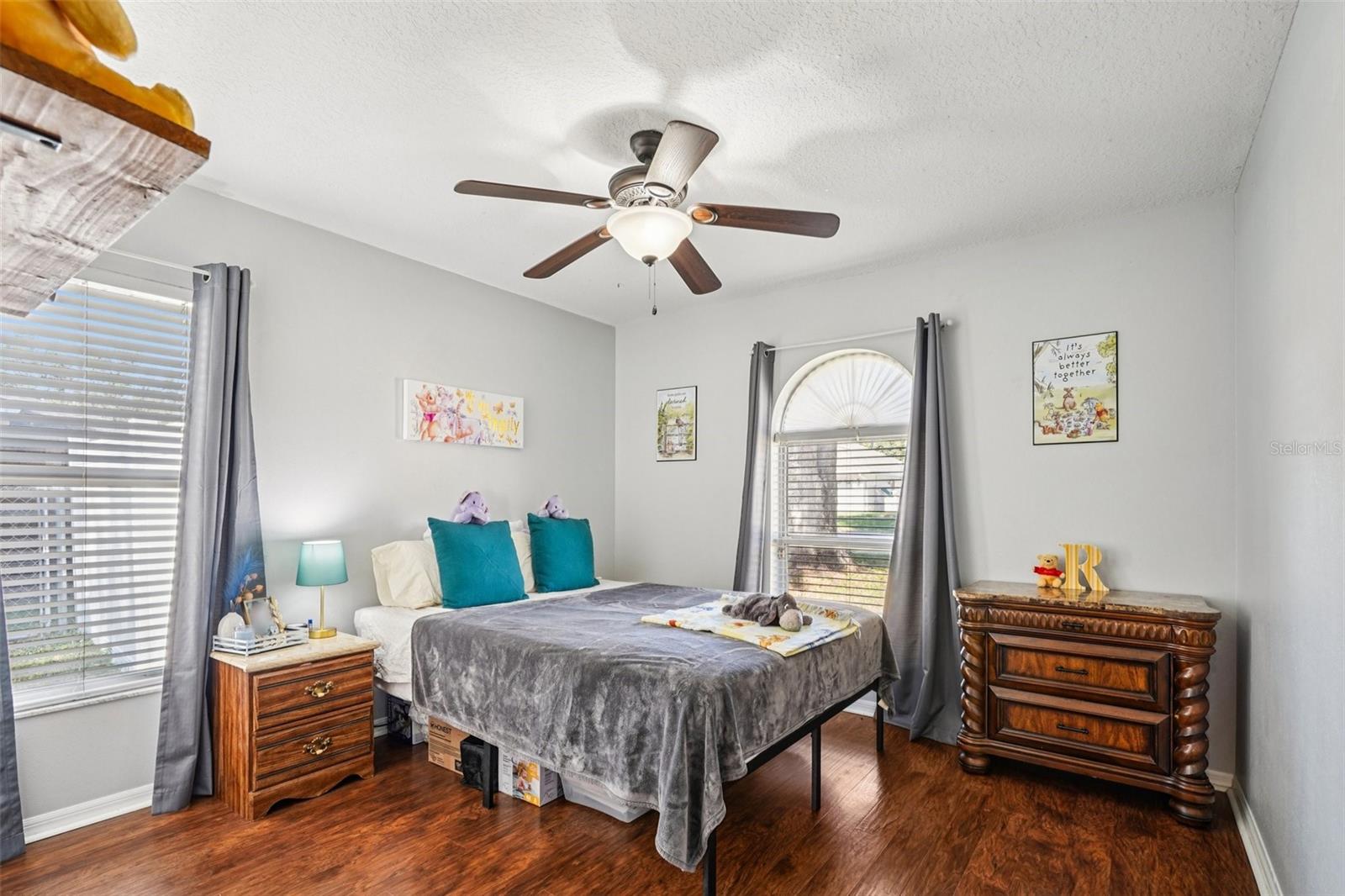 Image 19 of 29 For 812 Ridge Avenue