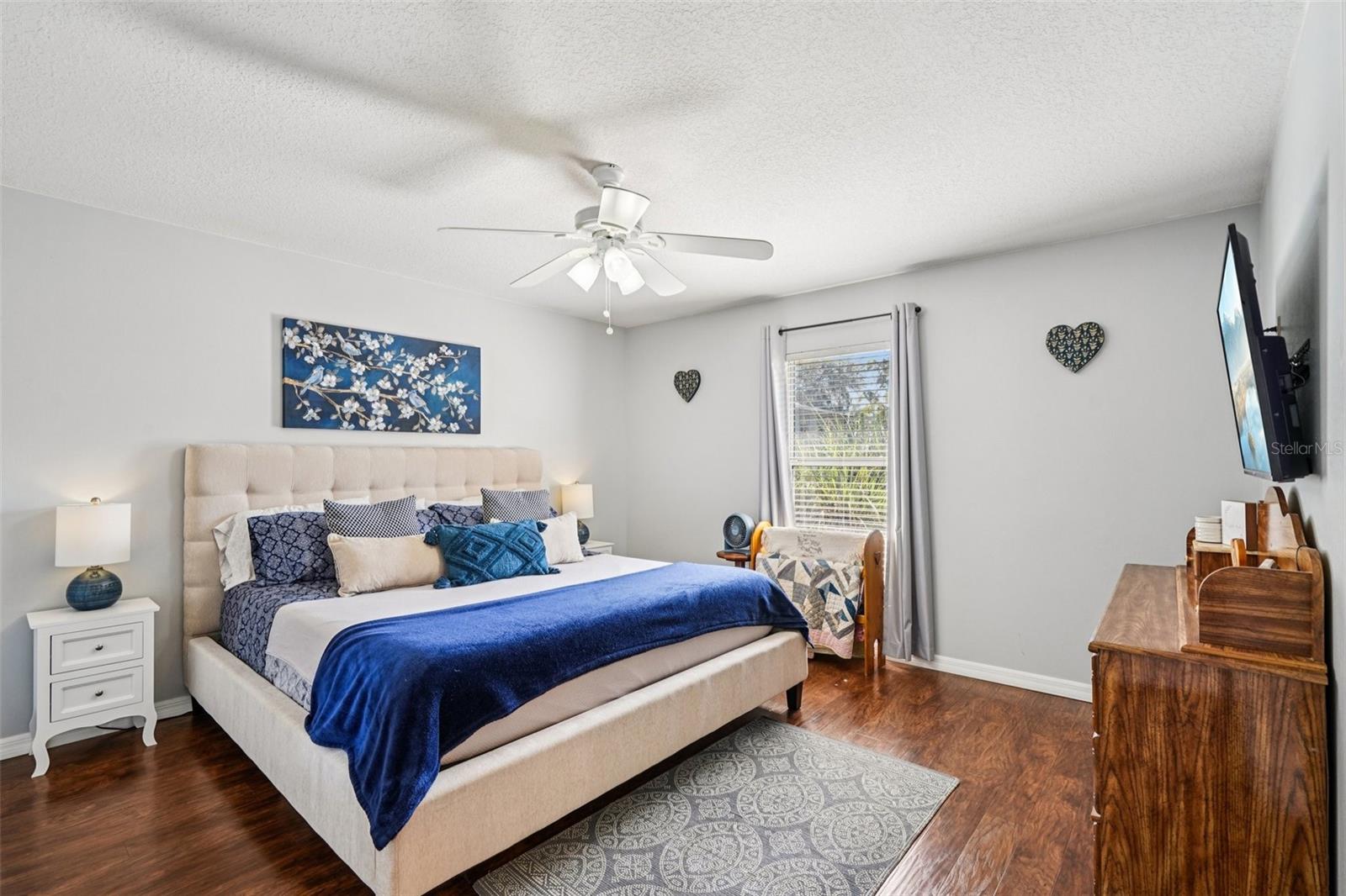 Image 22 of 29 For 812 Ridge Avenue