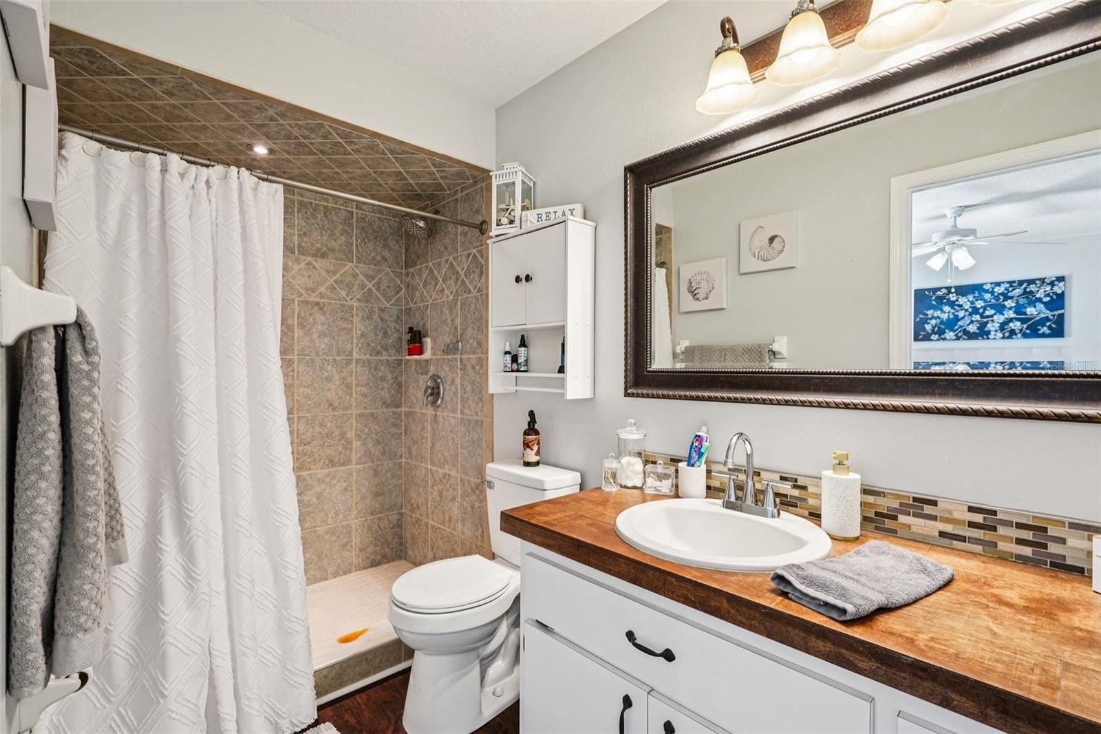 Image 24 of 29 For 812 Ridge Avenue