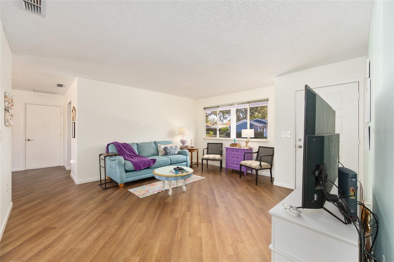 Image 11 of 38 For 8987 108th Place