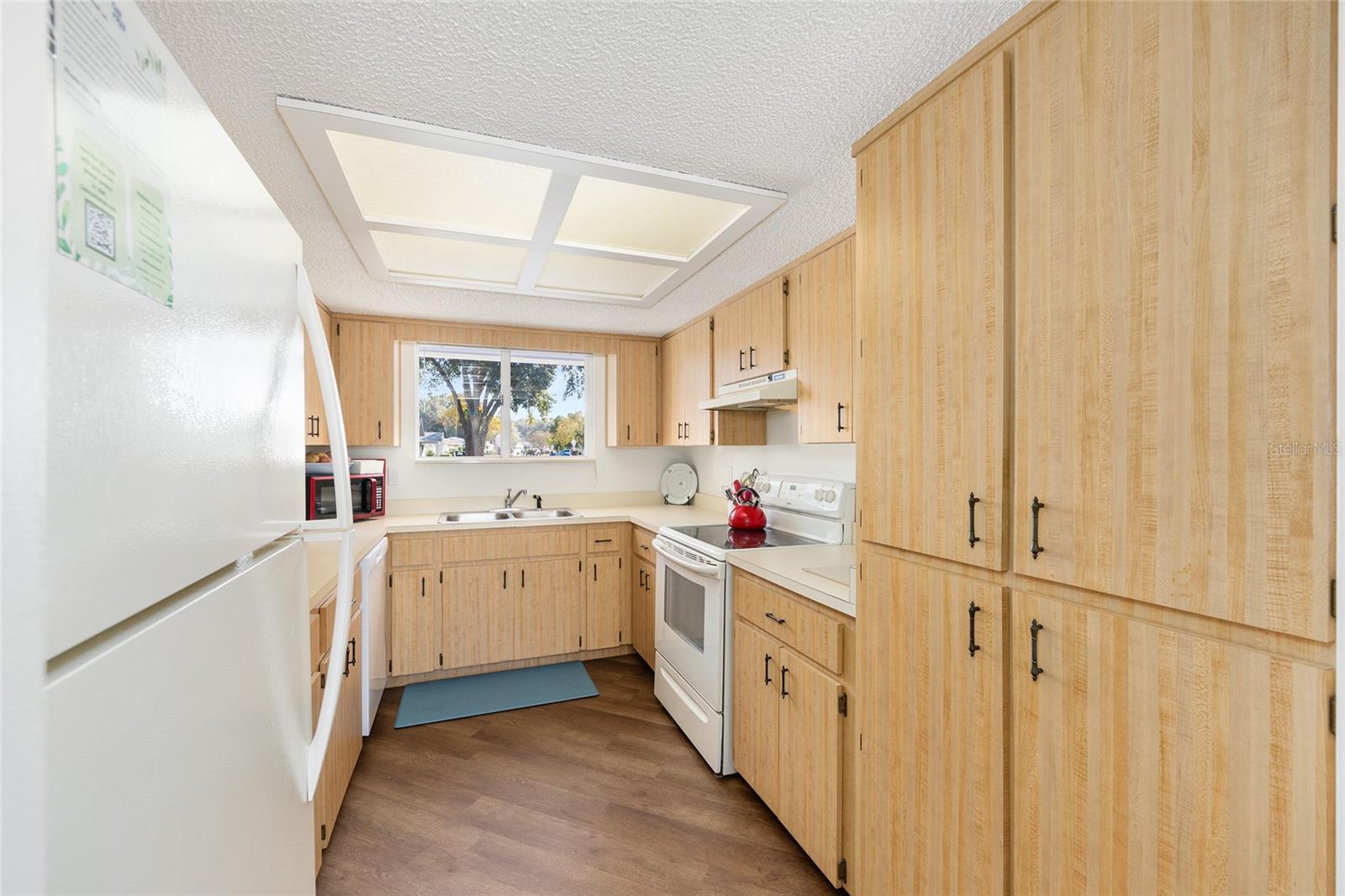 Image 17 of 38 For 8987 108th Place