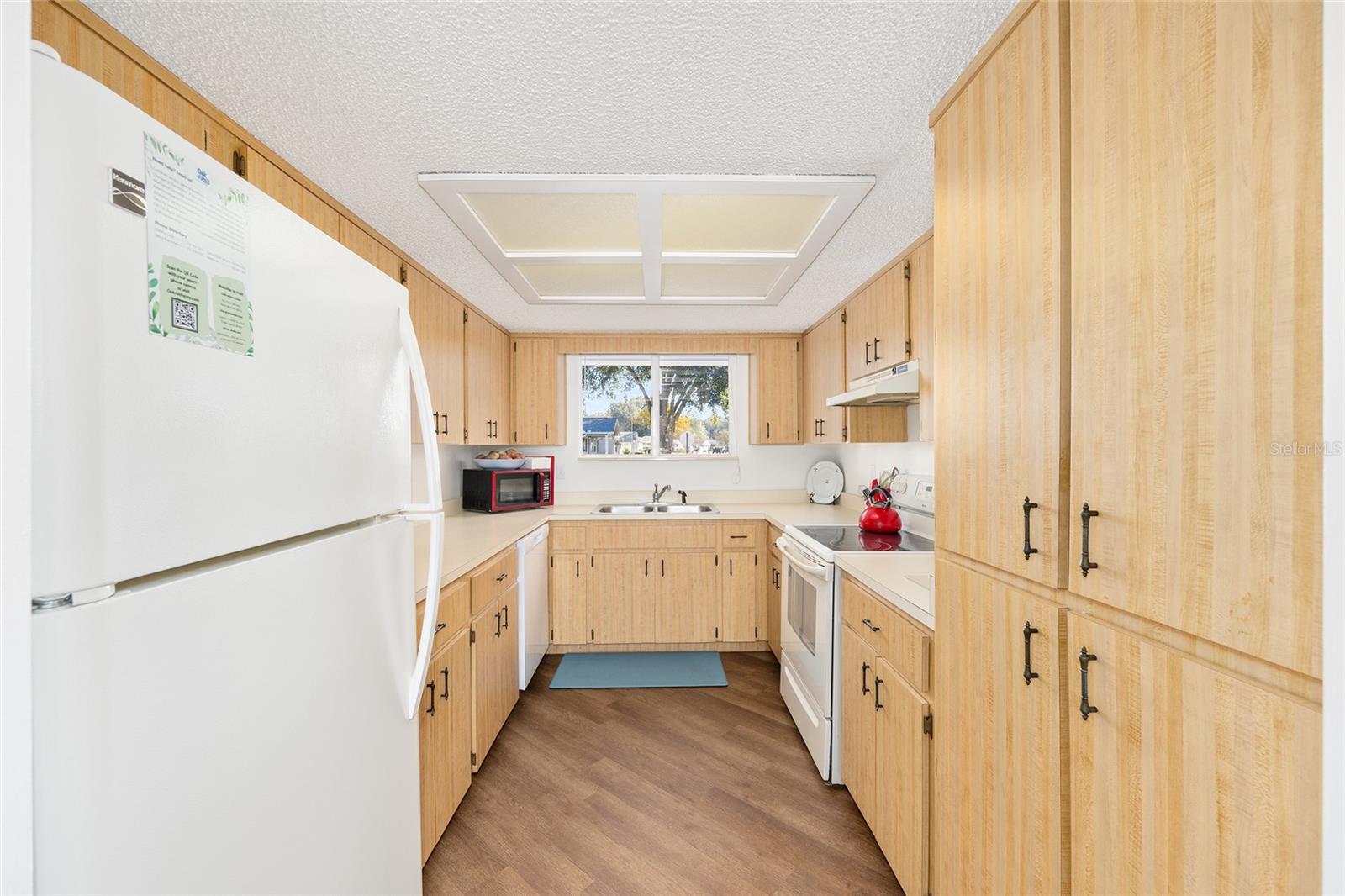 Image 18 of 38 For 8987 108th Place