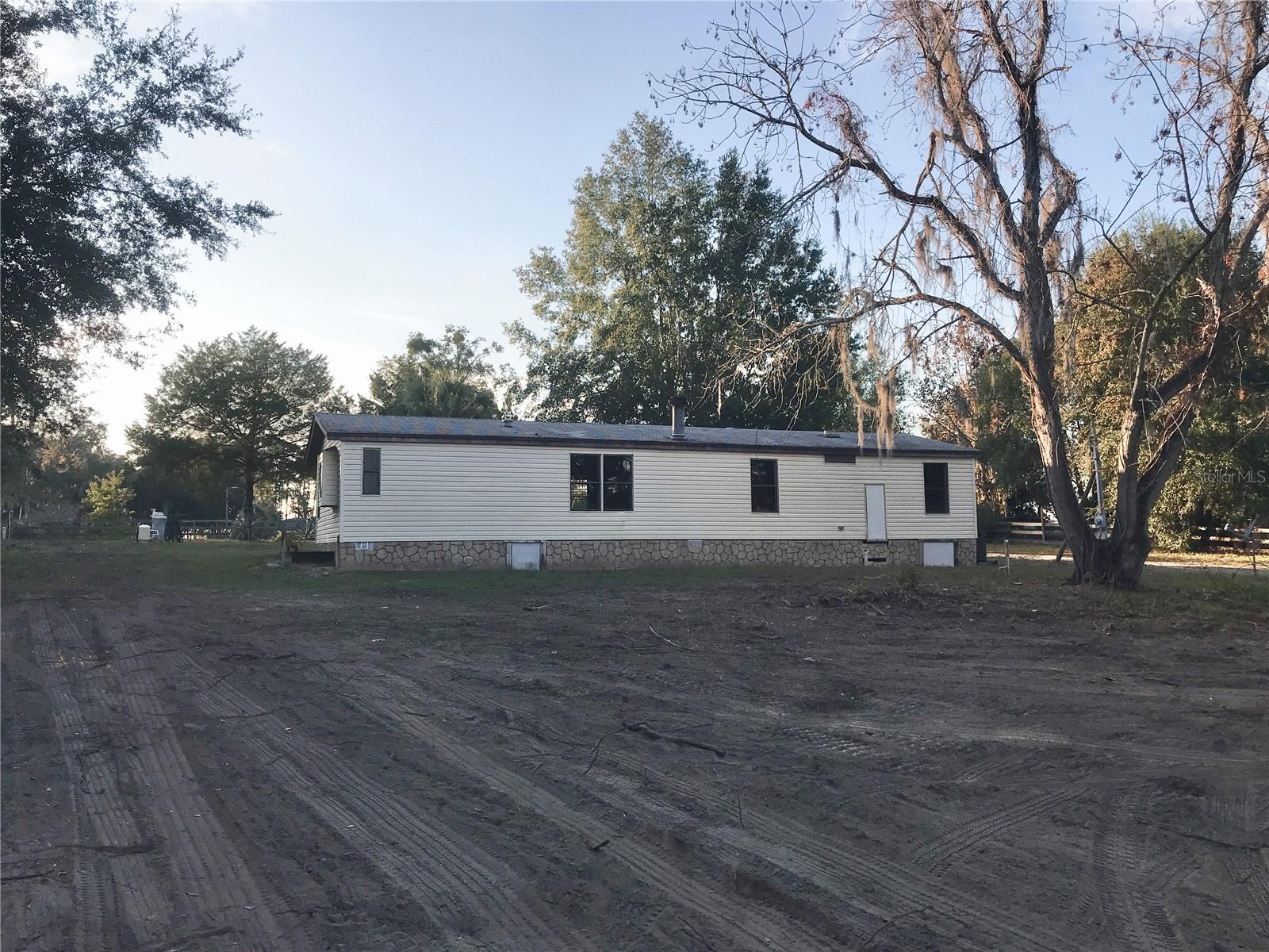 Image 15 of 43 For 11821 123rd Avenue