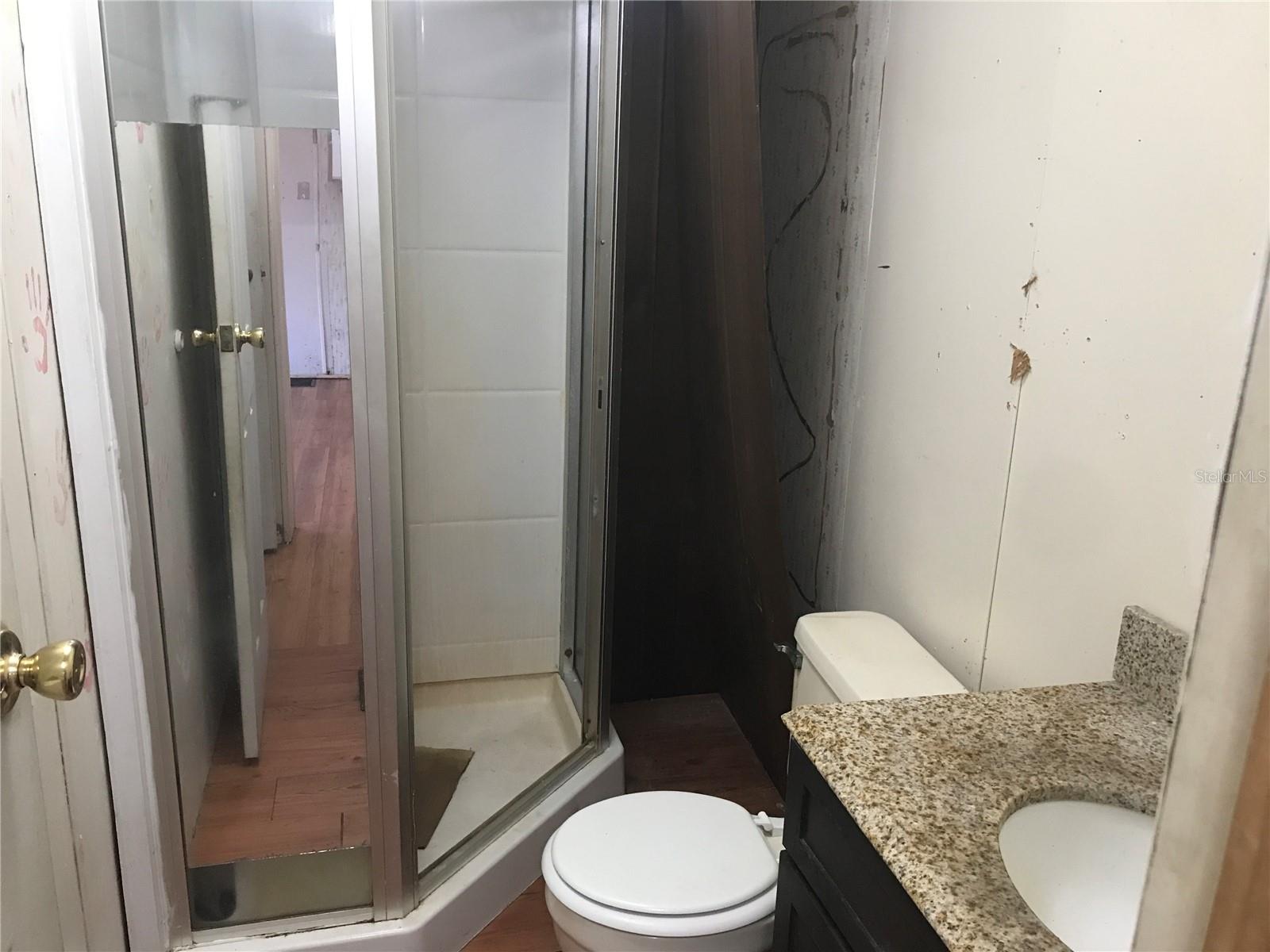 Image 26 of 43 For 11821 123rd Avenue