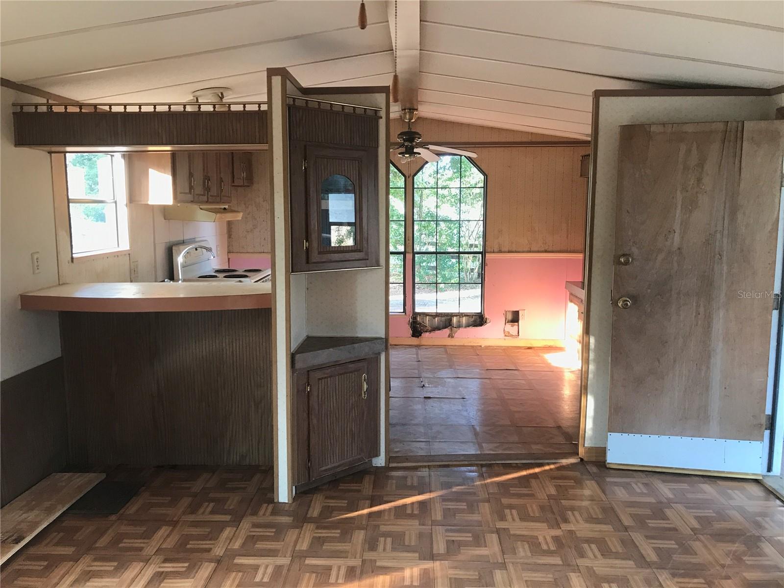 Image 35 of 43 For 11821 123rd Avenue