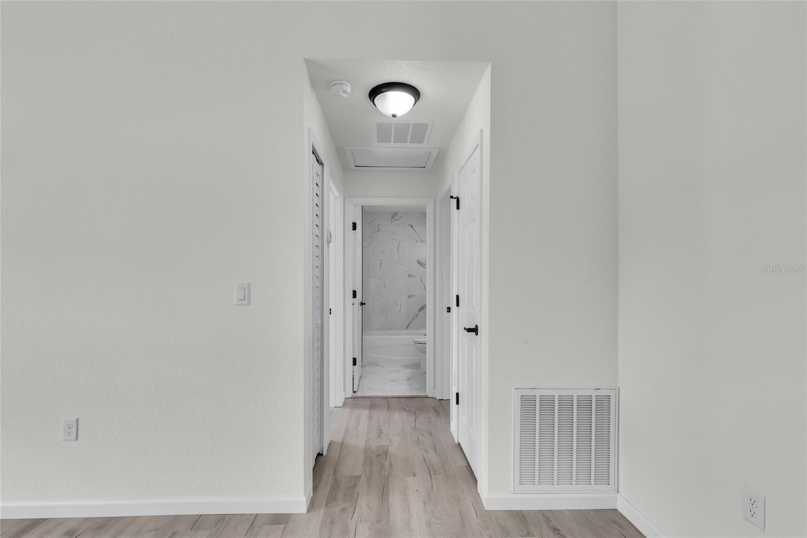 Image 25 of 35 For 870 69th Street