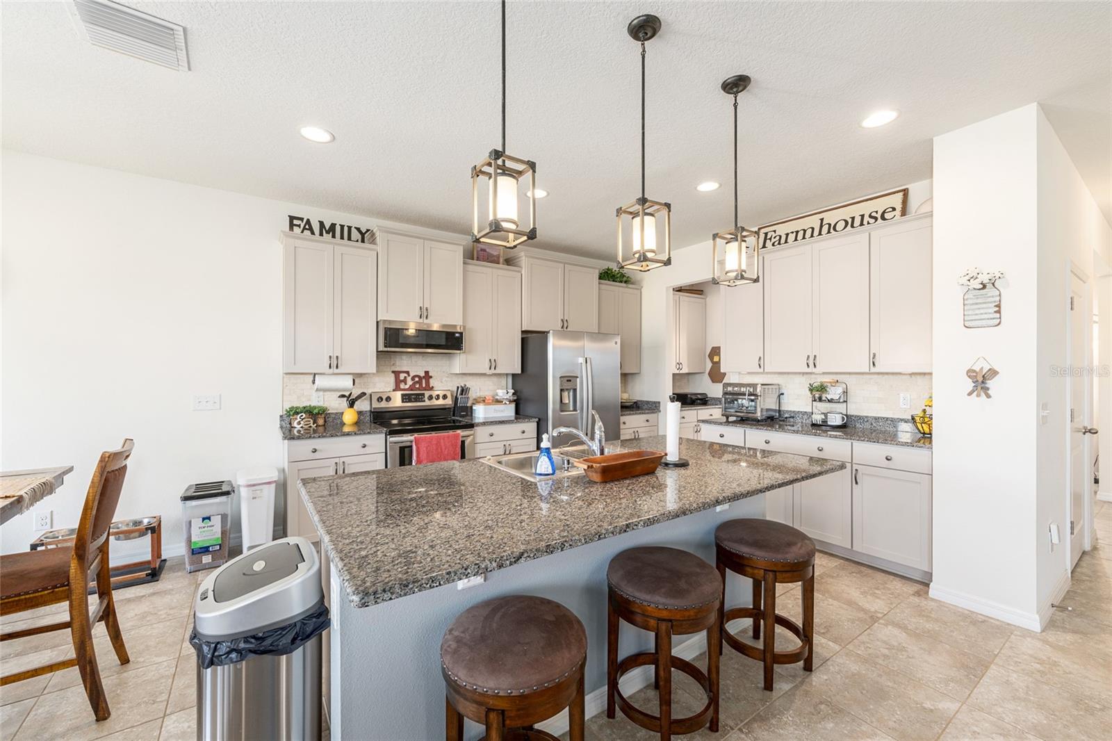 Image 16 of 69 For 5655 50th Avenue