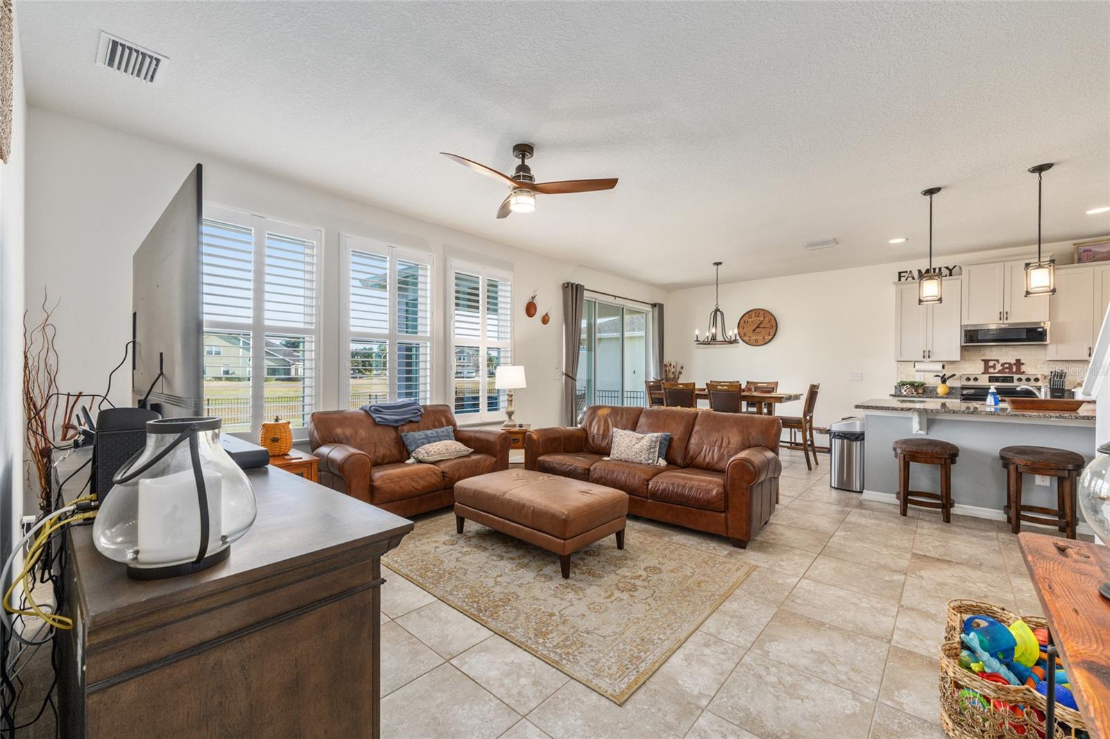 Image 22 of 69 For 5655 50th Avenue