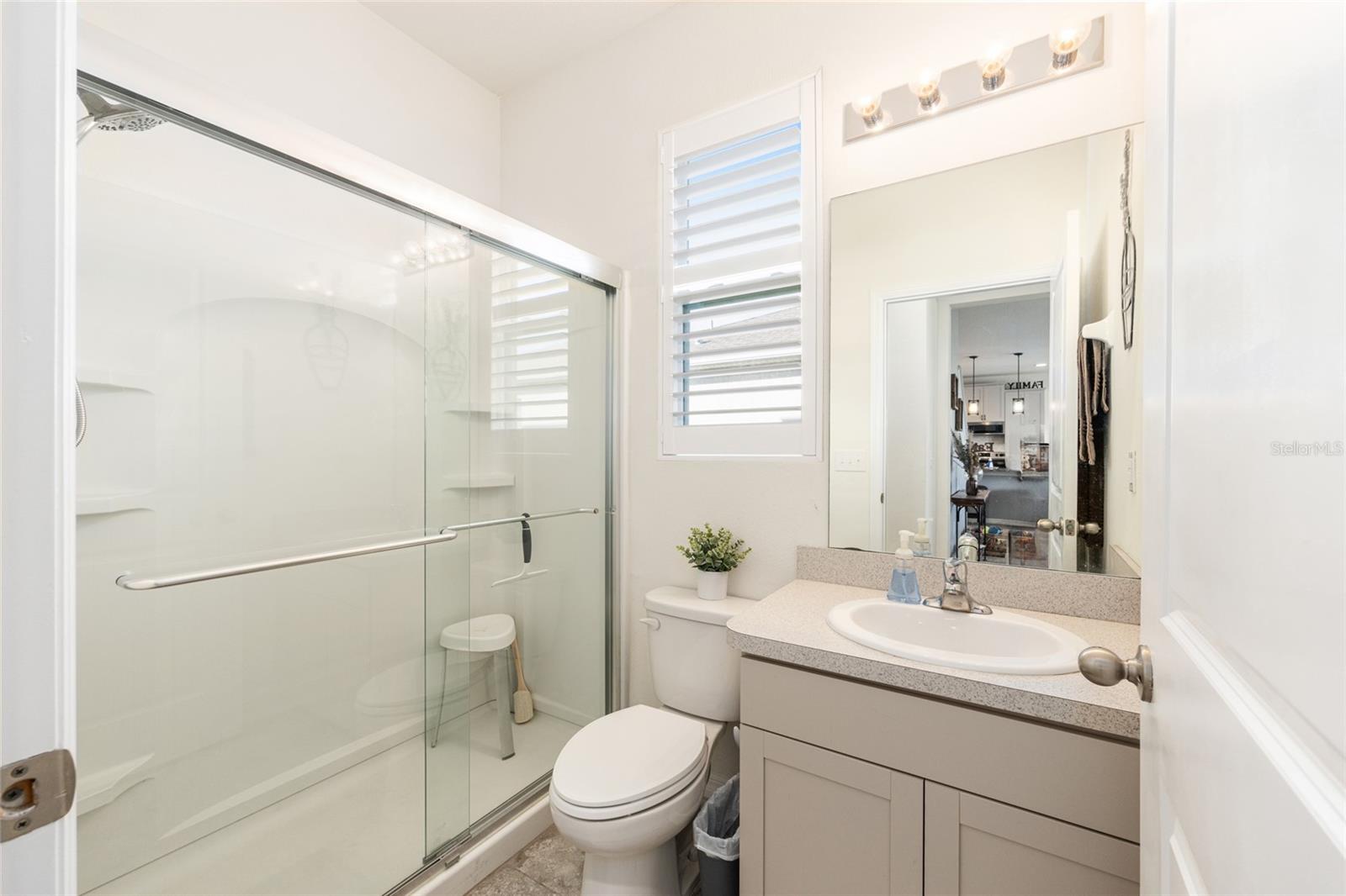 Image 25 of 69 For 5655 50th Avenue