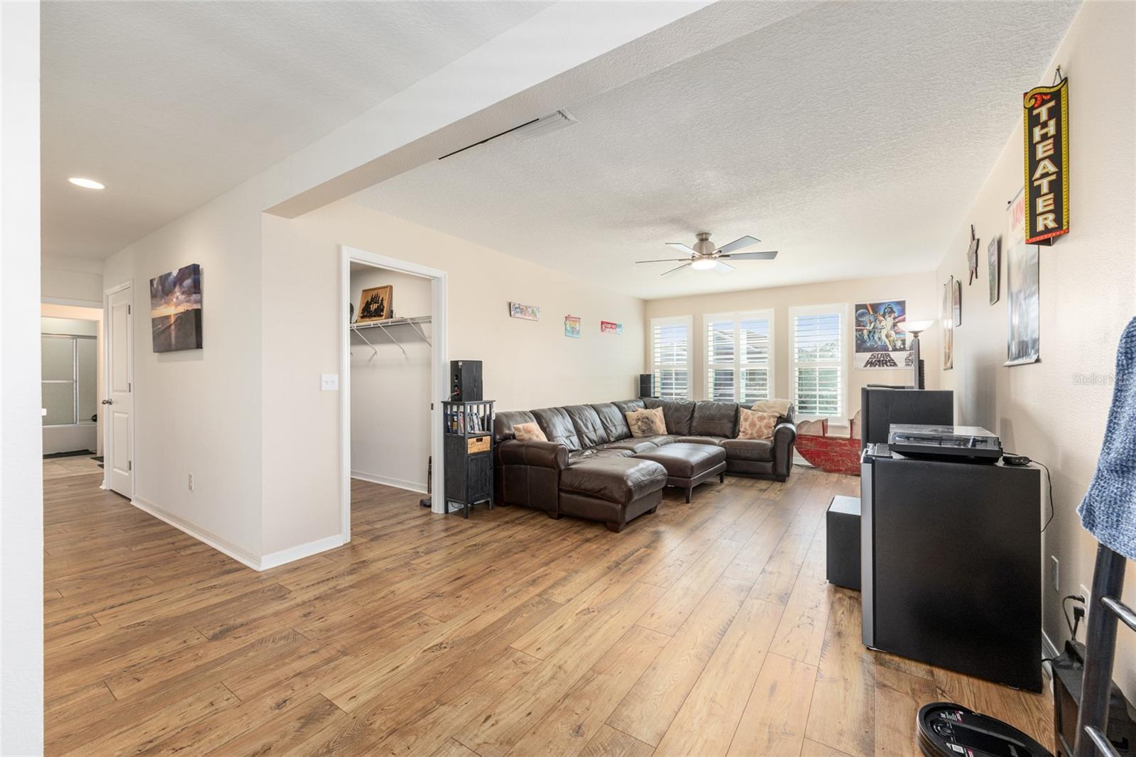 Image 26 of 69 For 5655 50th Avenue