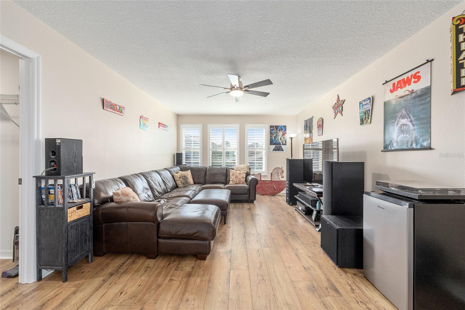 Image 27 of 69 For 5655 50th Avenue