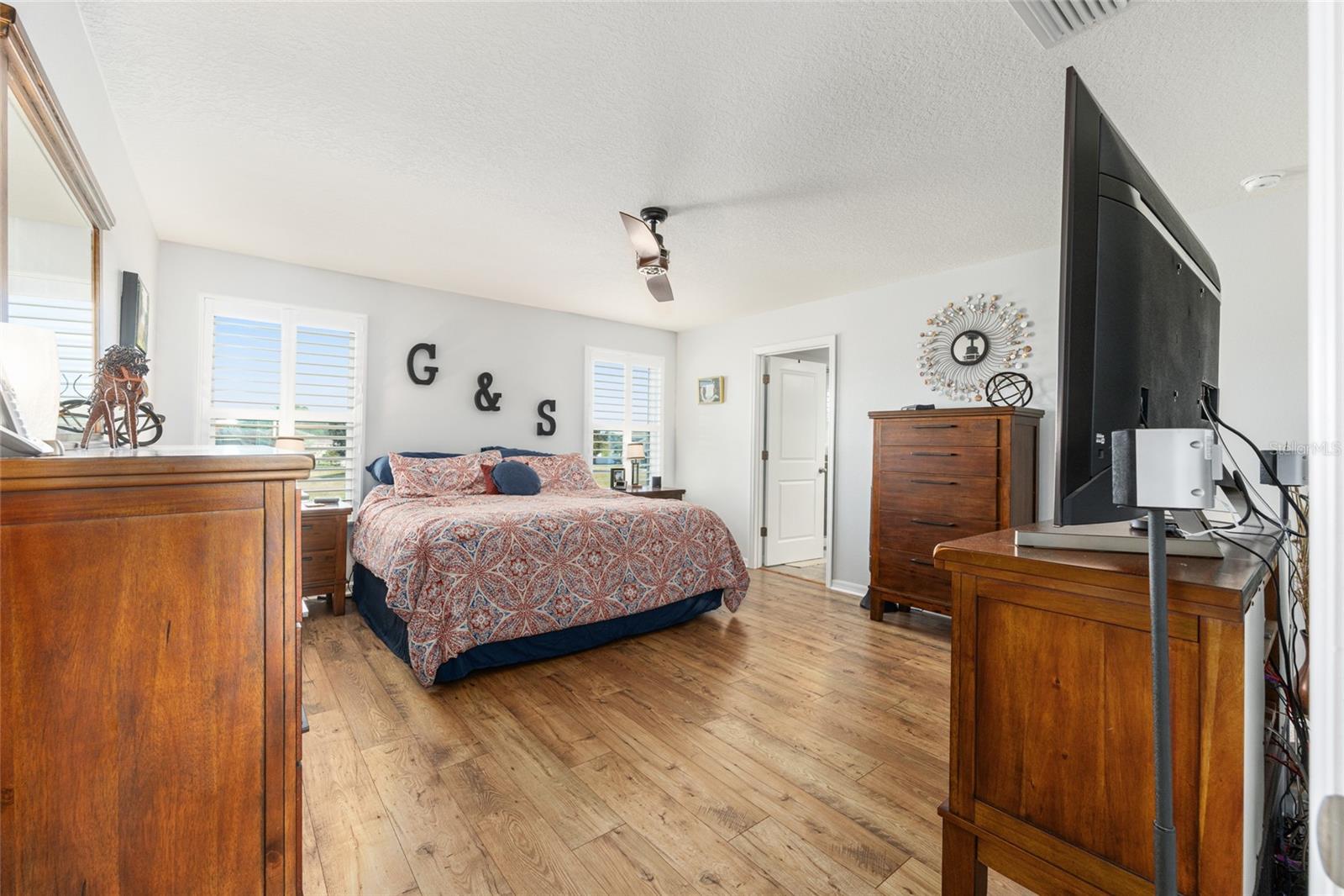 Image 31 of 69 For 5655 50th Avenue