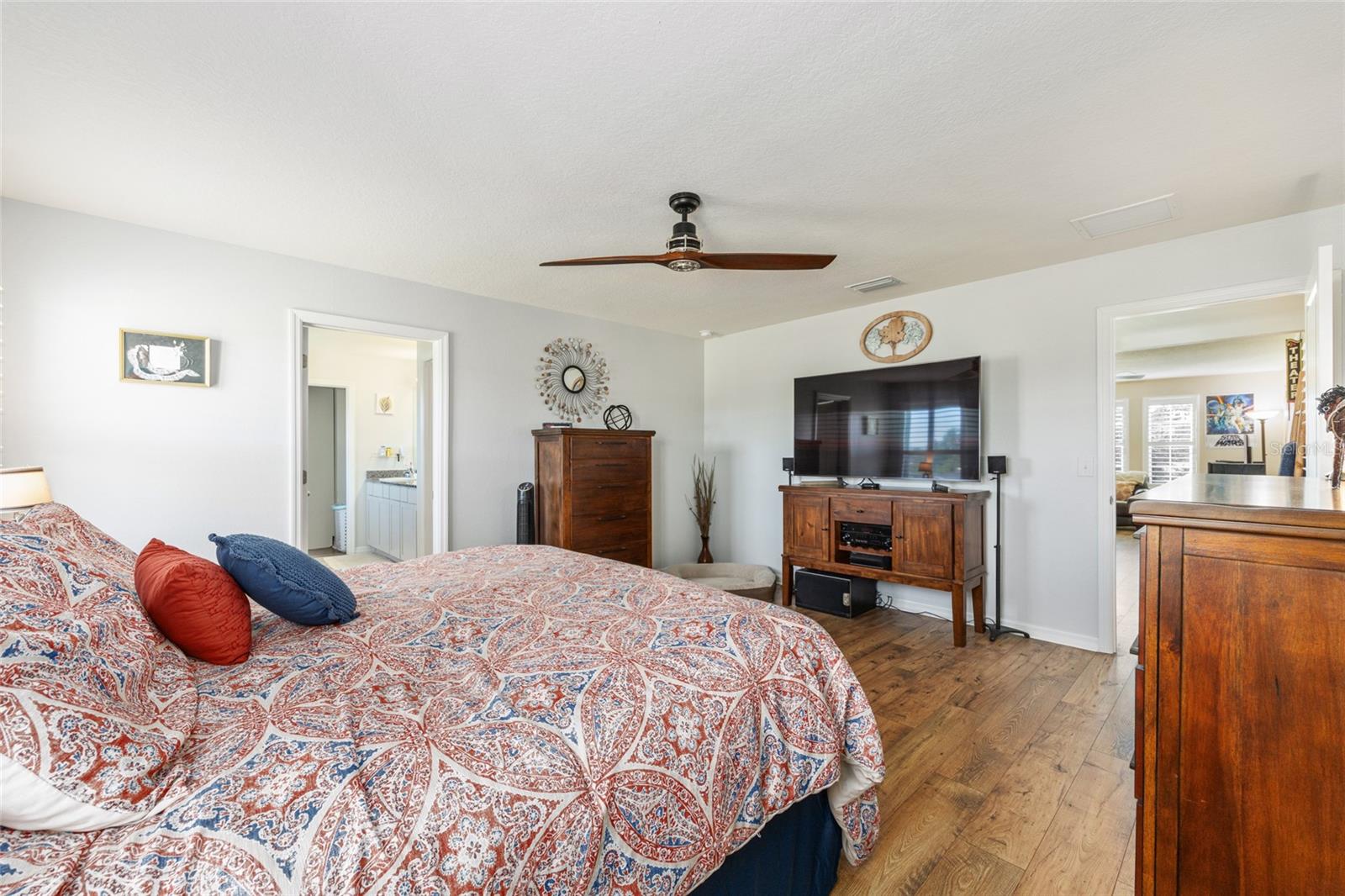 Image 32 of 69 For 5655 50th Avenue