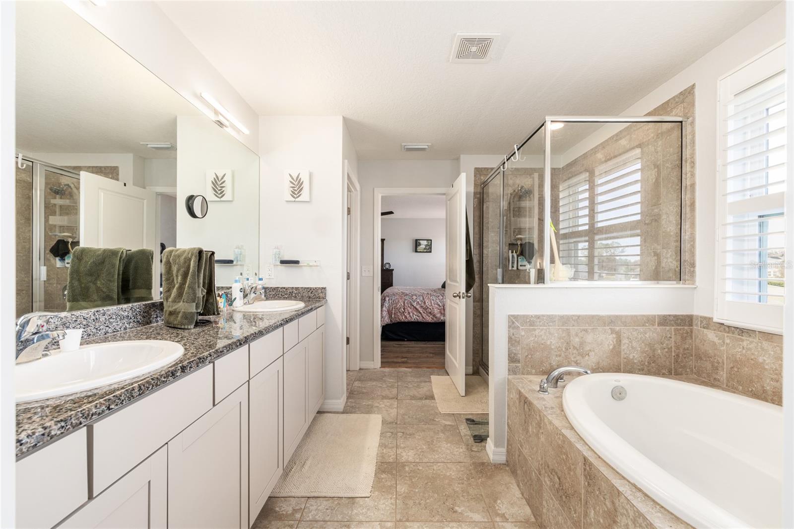 Image 36 of 69 For 5655 50th Avenue