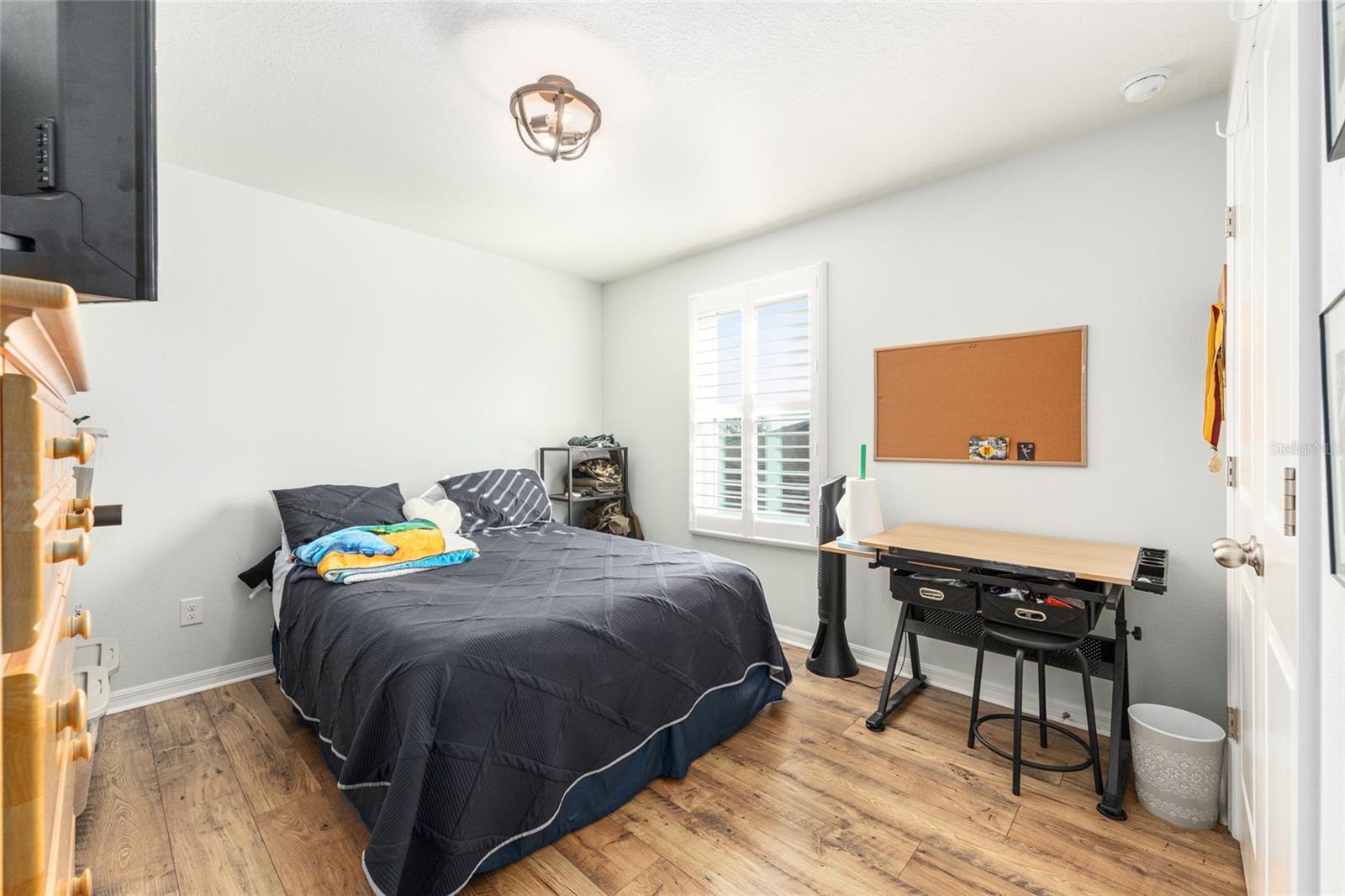 Image 40 of 69 For 5655 50th Avenue