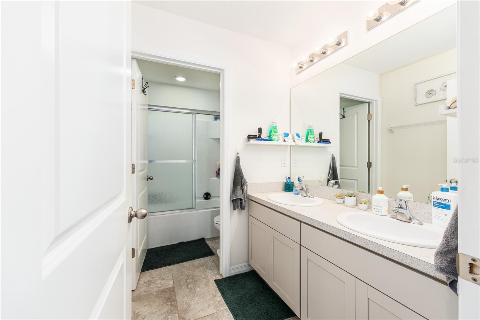 Image 42 of 69 For 5655 50th Avenue