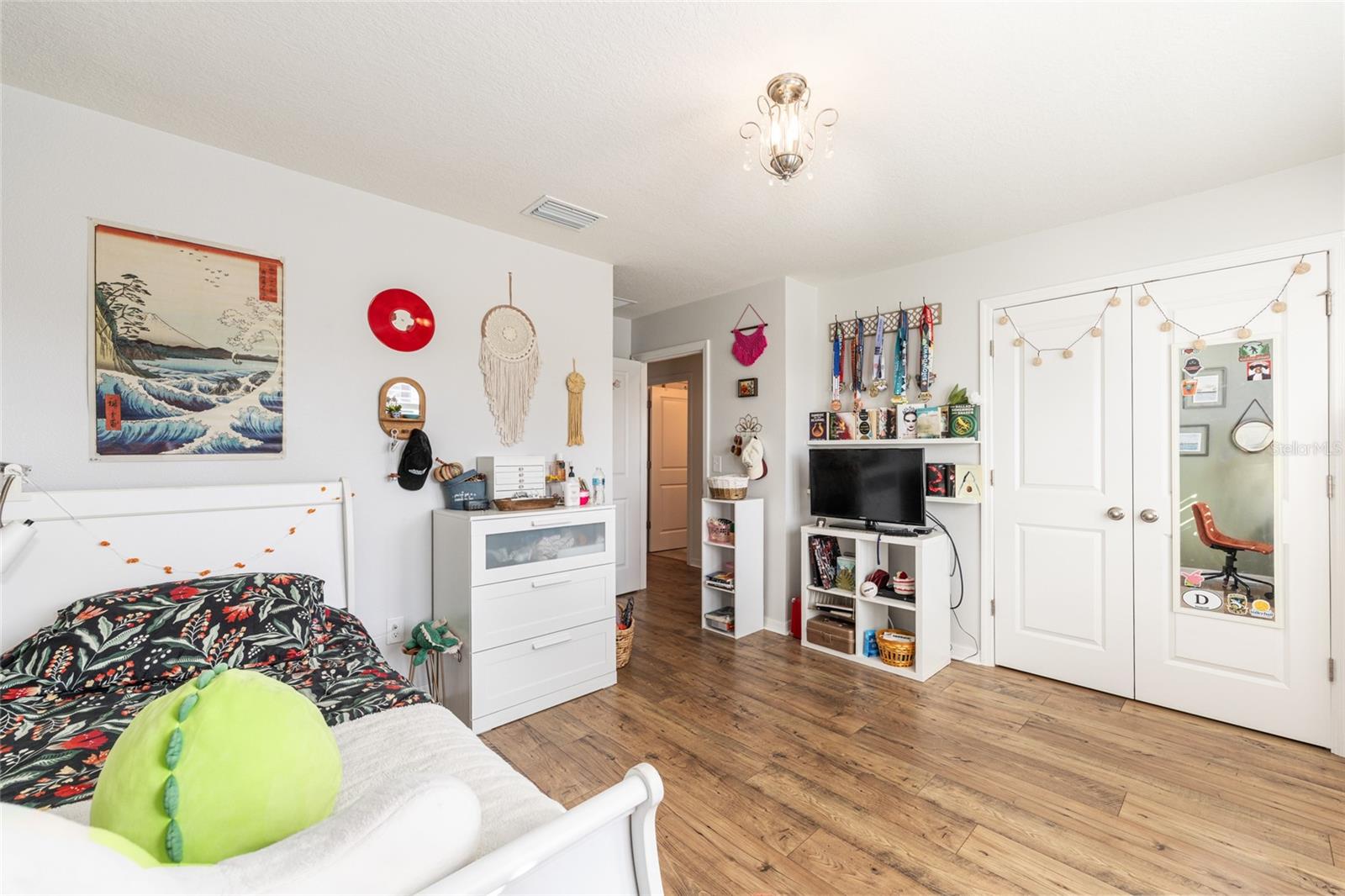 Image 44 of 69 For 5655 50th Avenue