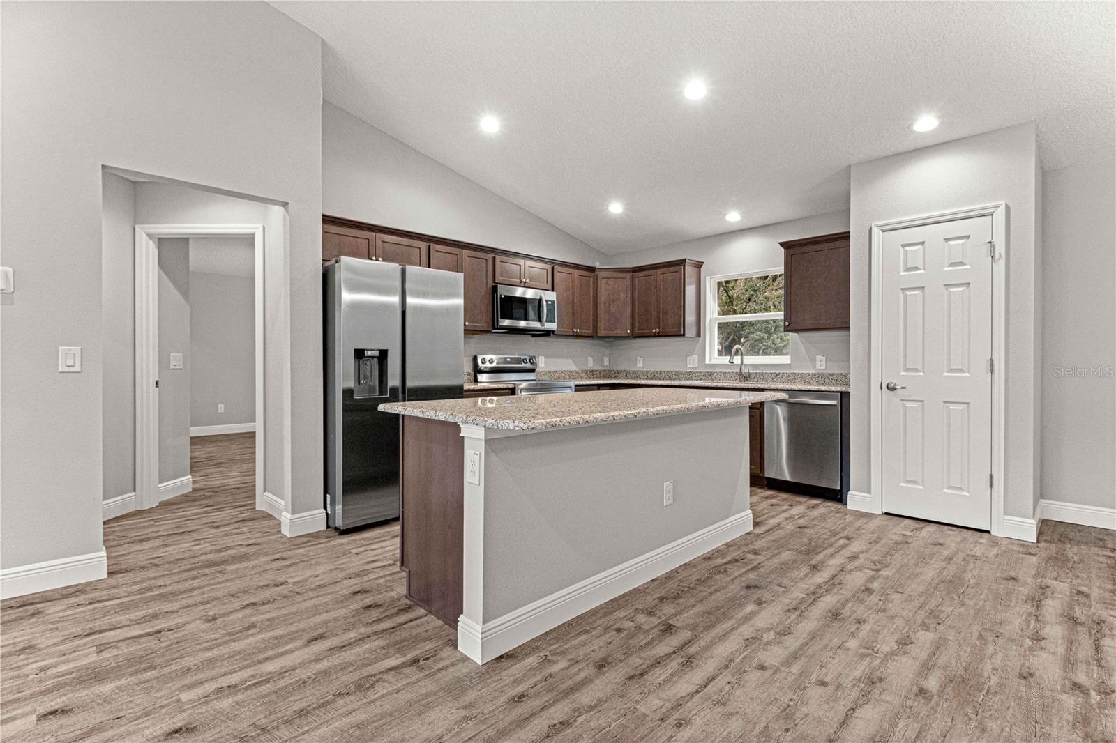 Image 6 of 32 For 8276 158th Street