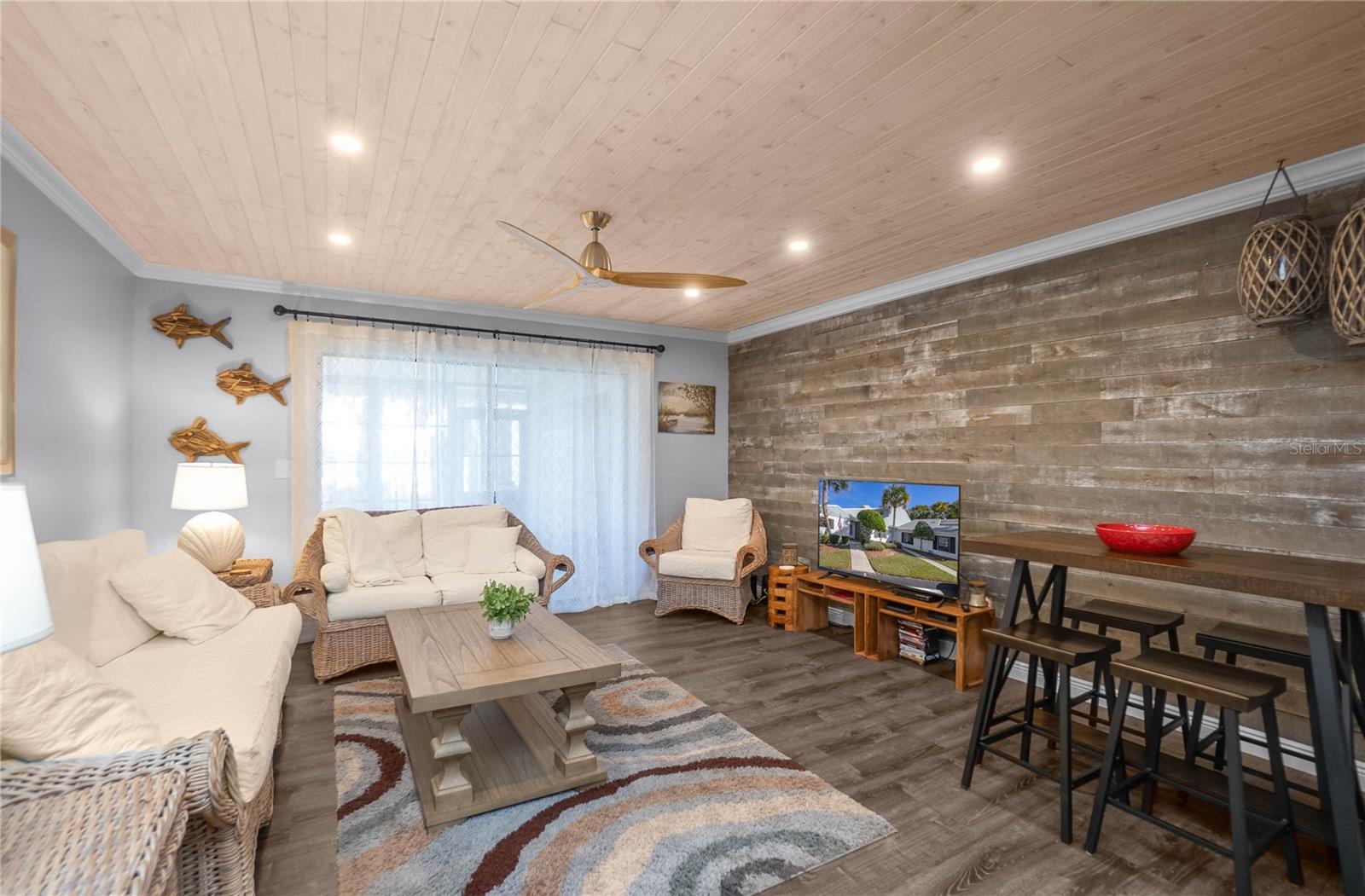 Image 15 of 56 For 922 Pritchard Island Road