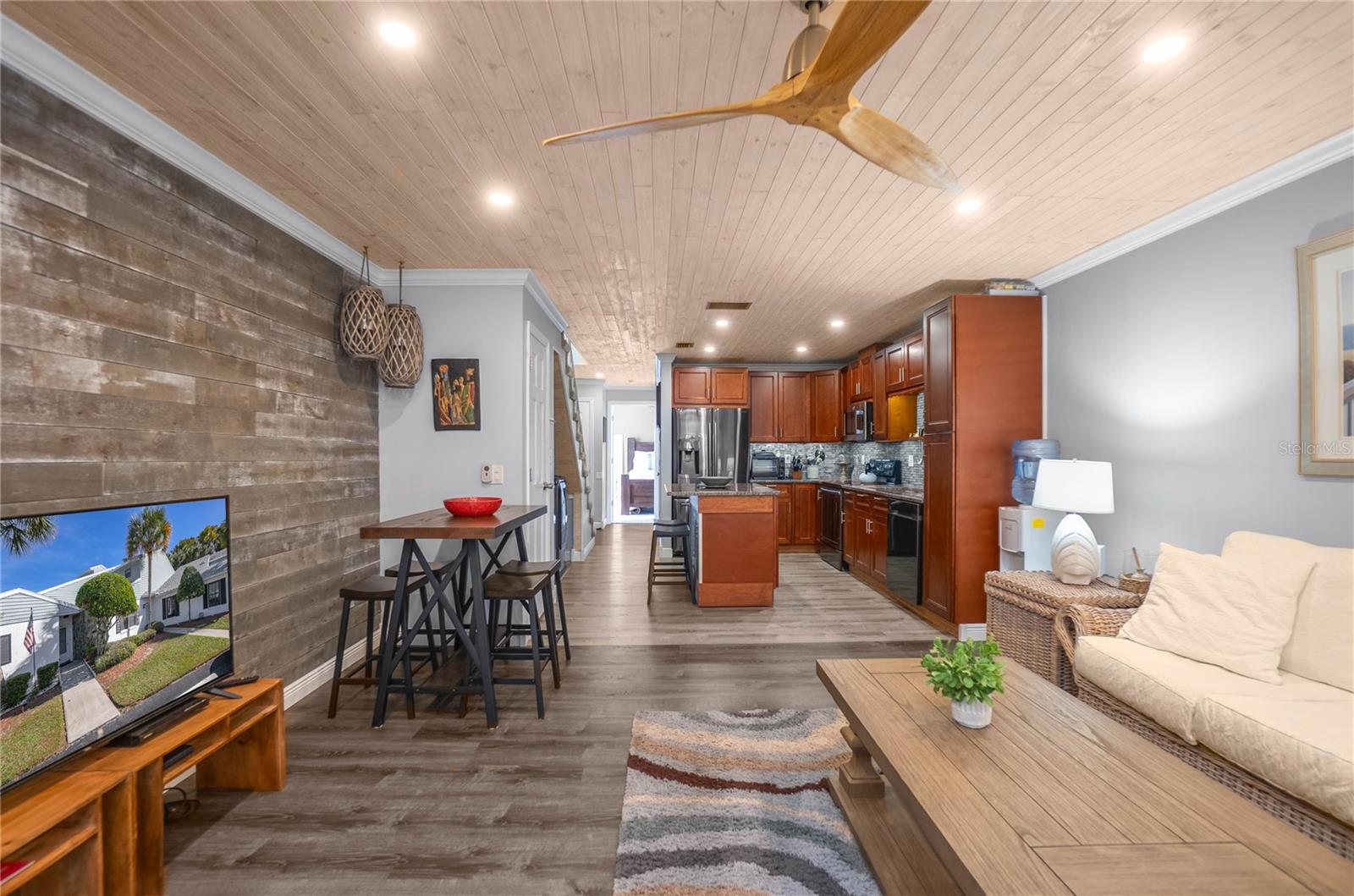 Image 17 of 56 For 922 Pritchard Island Road