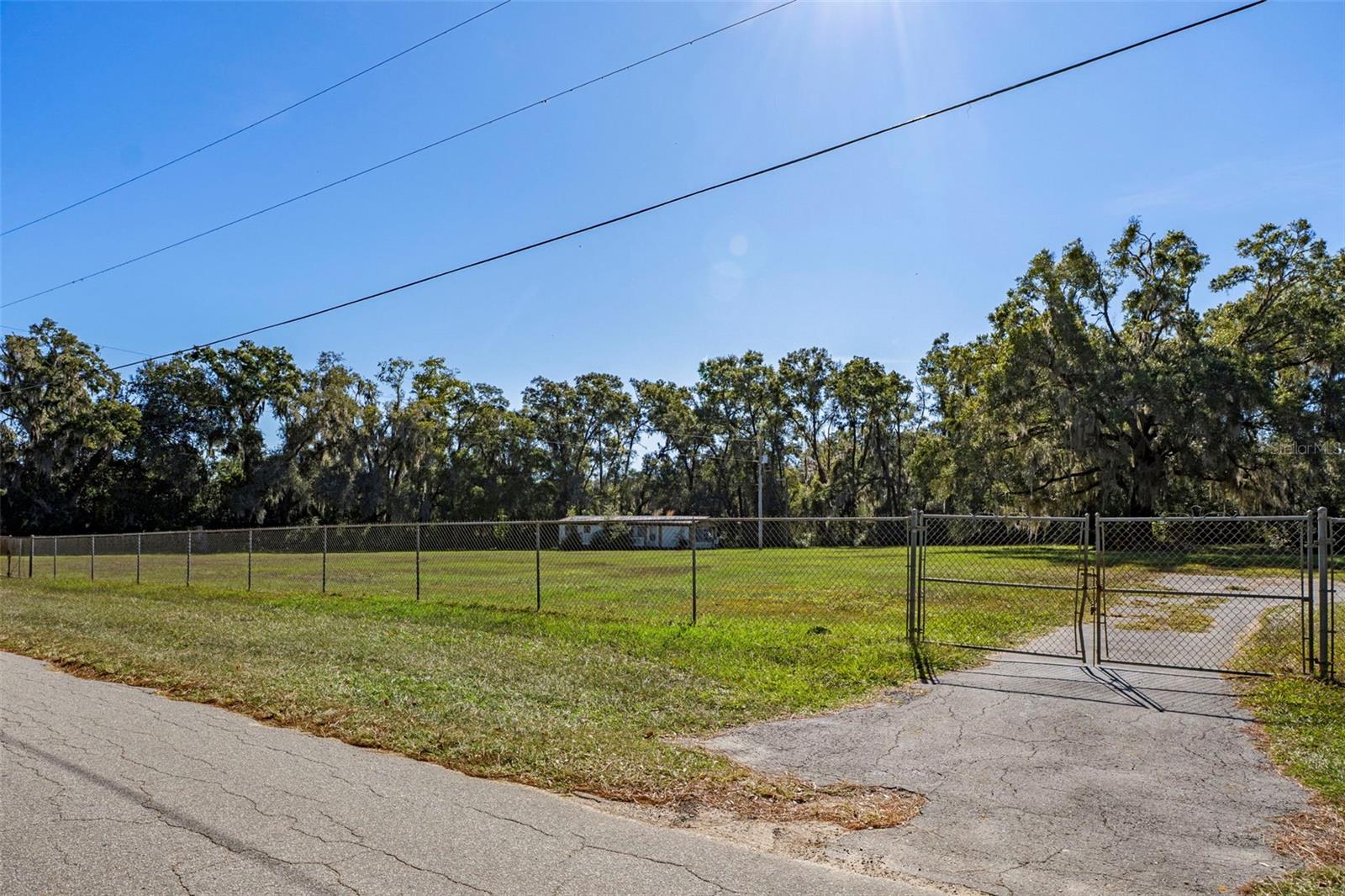 Listing photo id 14 for 3228 & 3164 Laurel Street