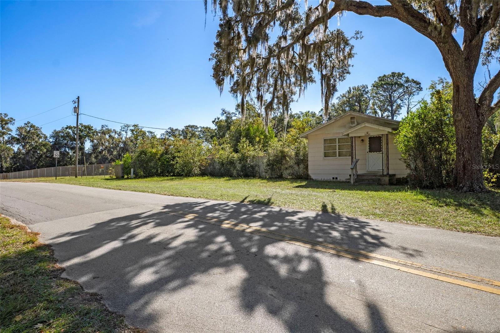 Listing photo id 17 for 3228 & 3164 Laurel Street