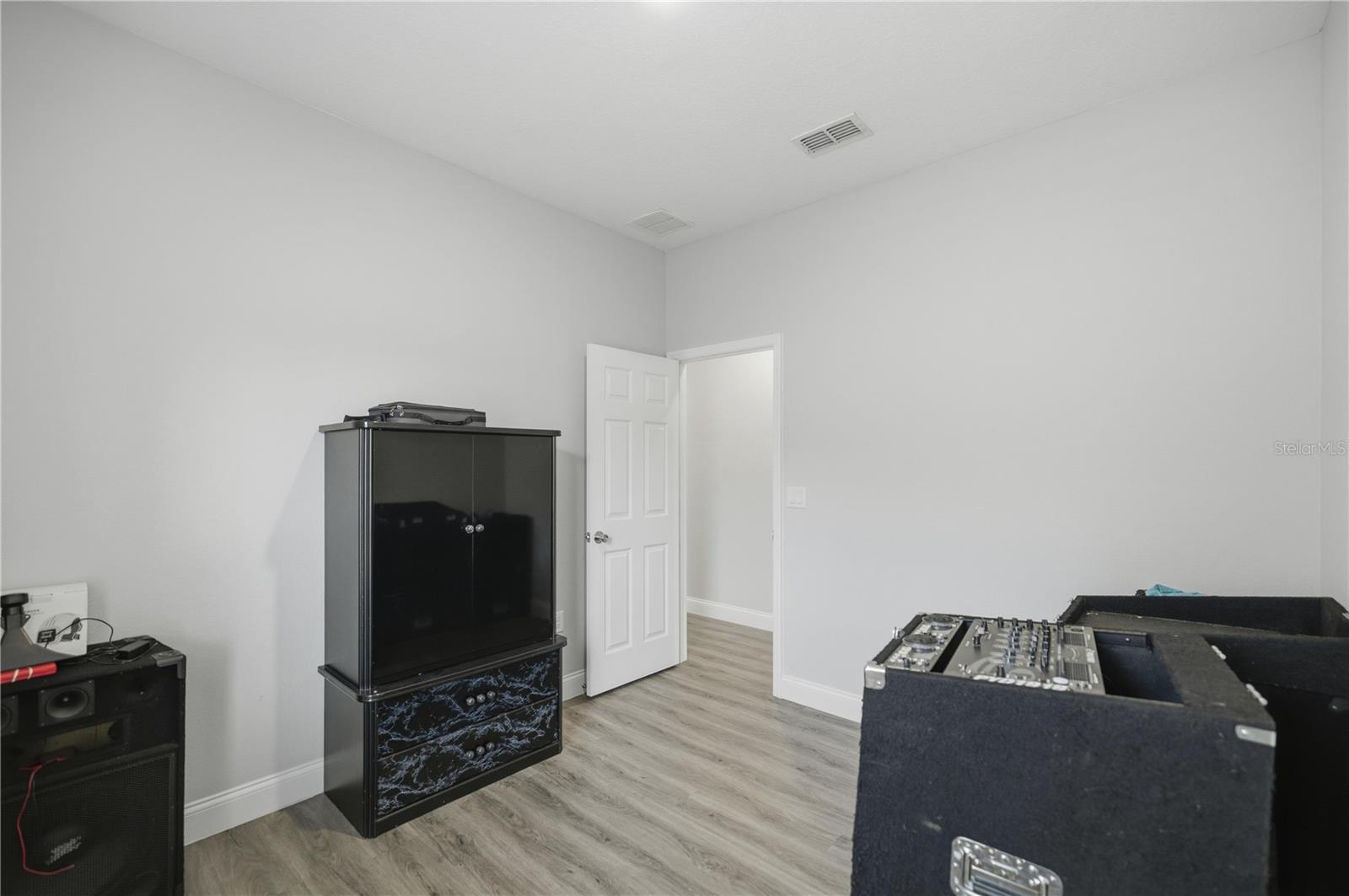 Image 13 of 32 For 5171 157th Street