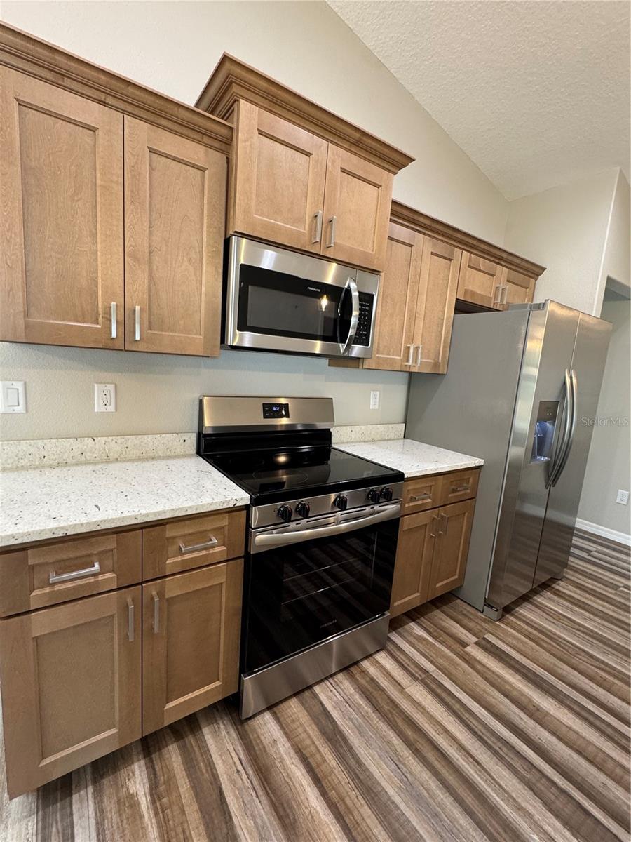 Image 6 of 20 For 13592 102nd Place