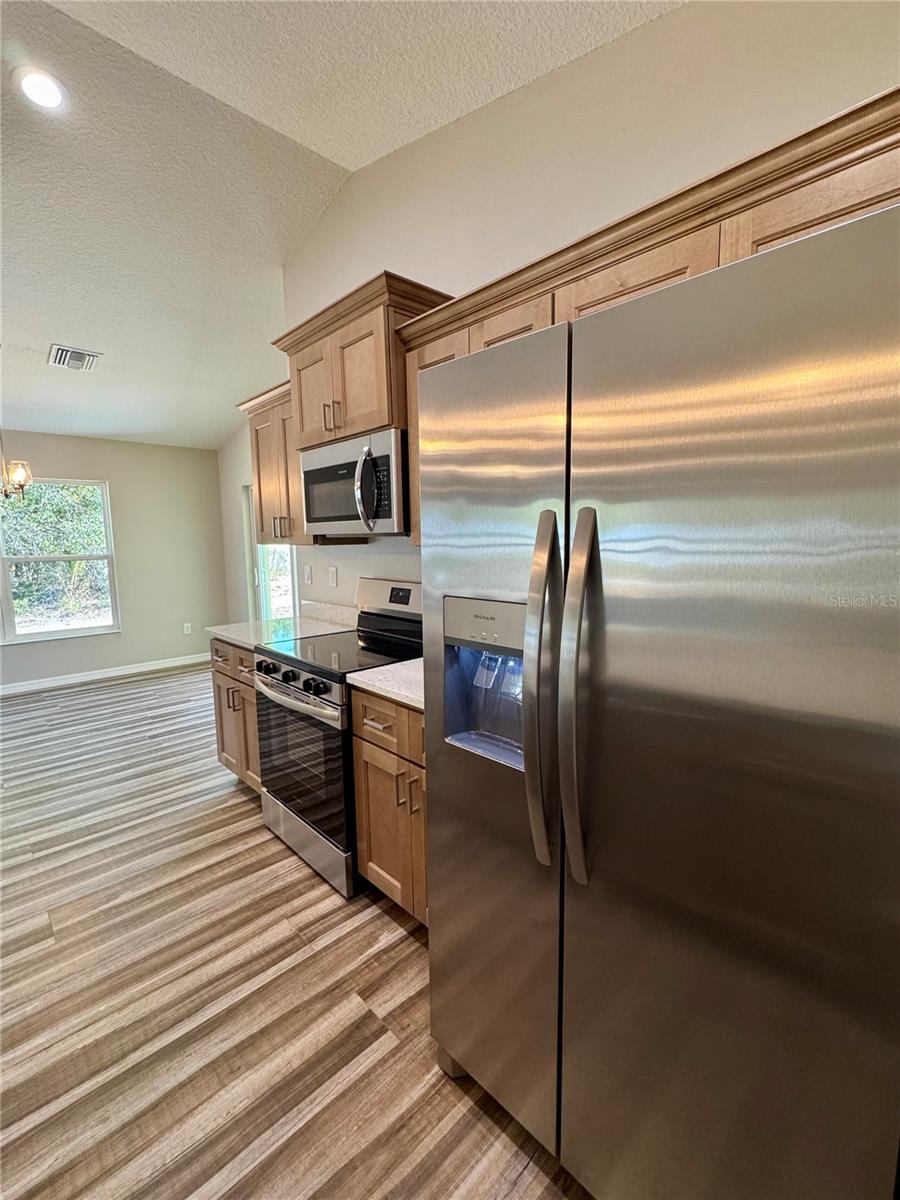 Image 7 of 20 For 13592 102nd Place